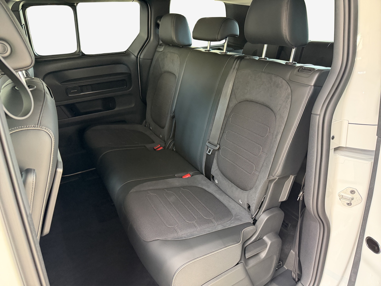 VW ID.Buzz NWB Pro 4 Motion-image-11