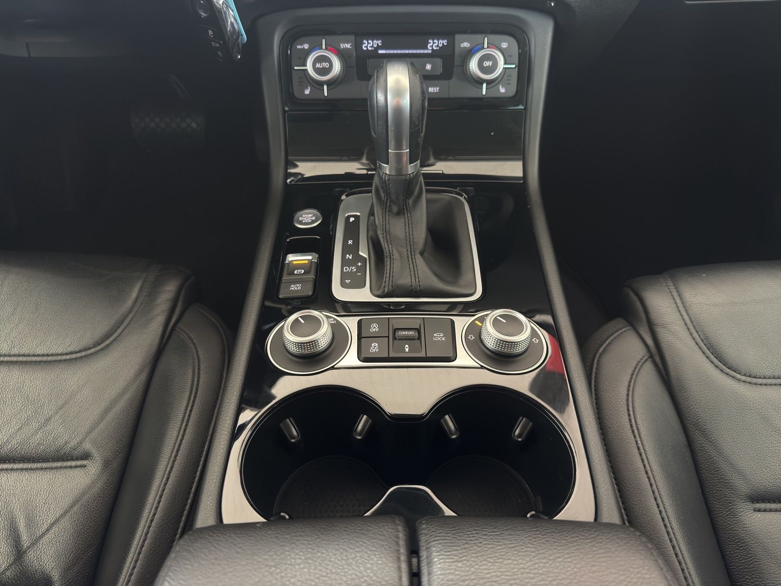 VW Touareg 3.0 TDI BlueMotion Technology Tiptronic-image-12