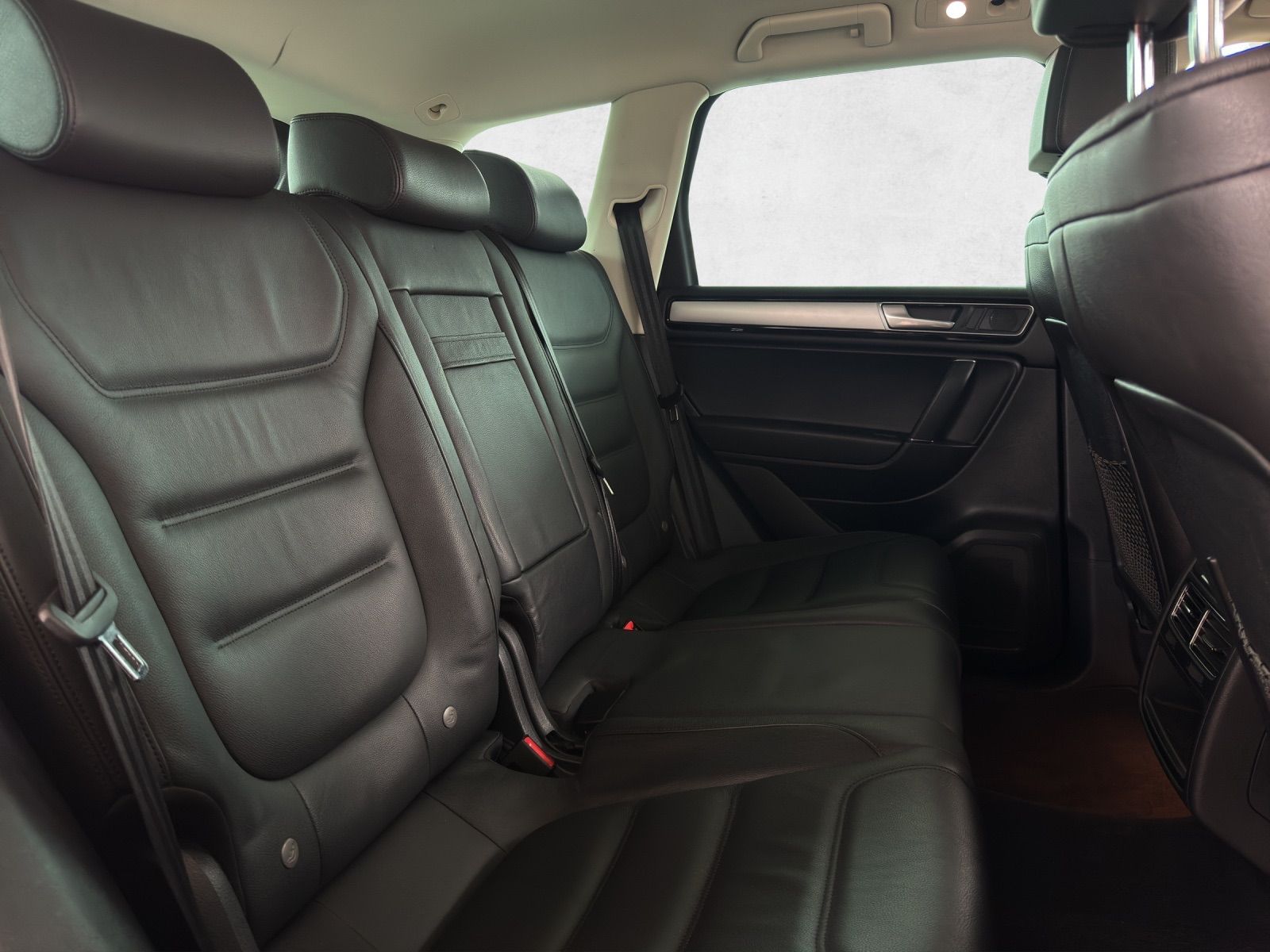VW Touareg 3.0 TDI BlueMotion Technology Tiptronic-image-16
