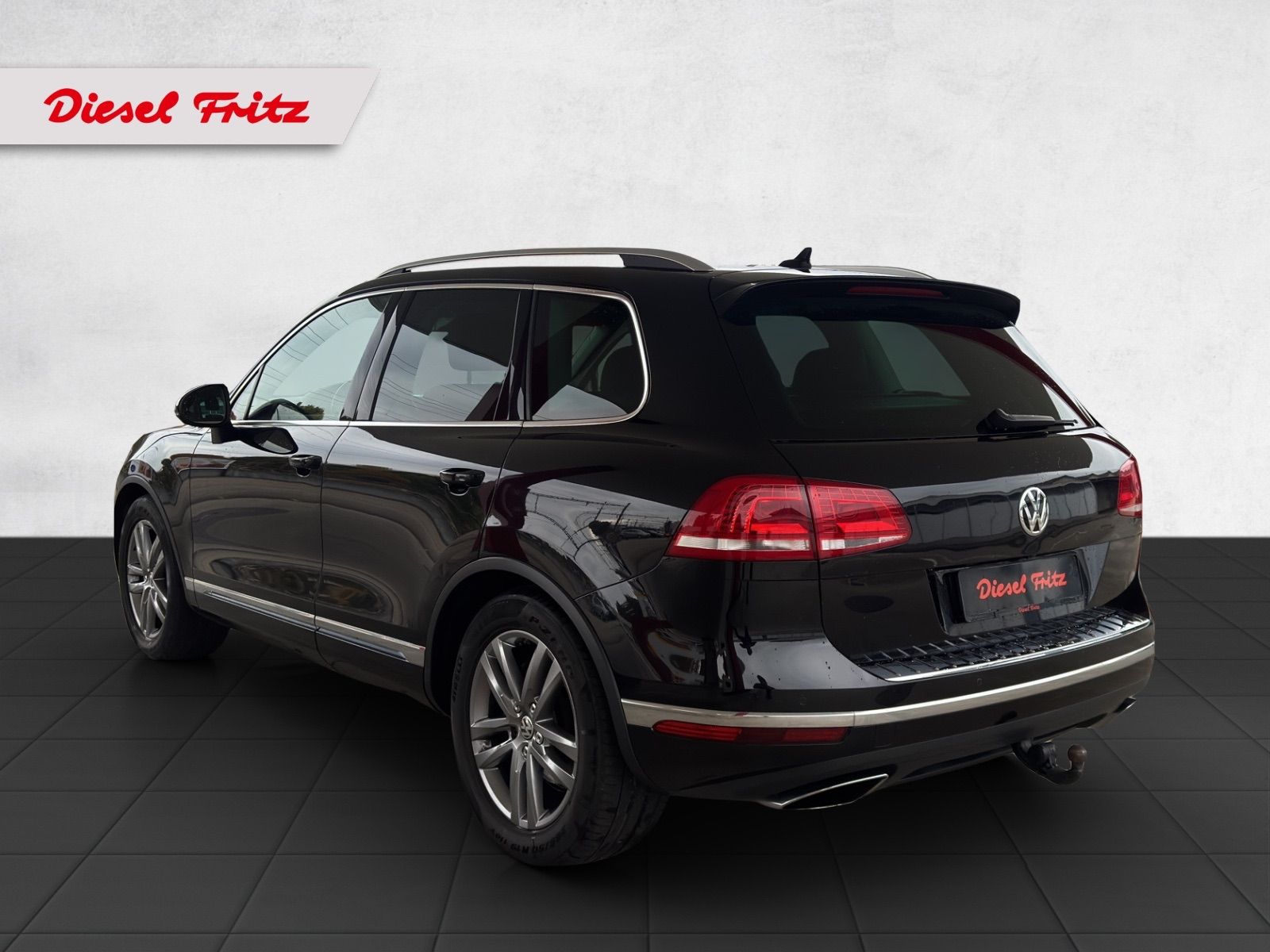 VW Touareg 3.0 TDI BlueMotion Technology Tiptronic-image-2