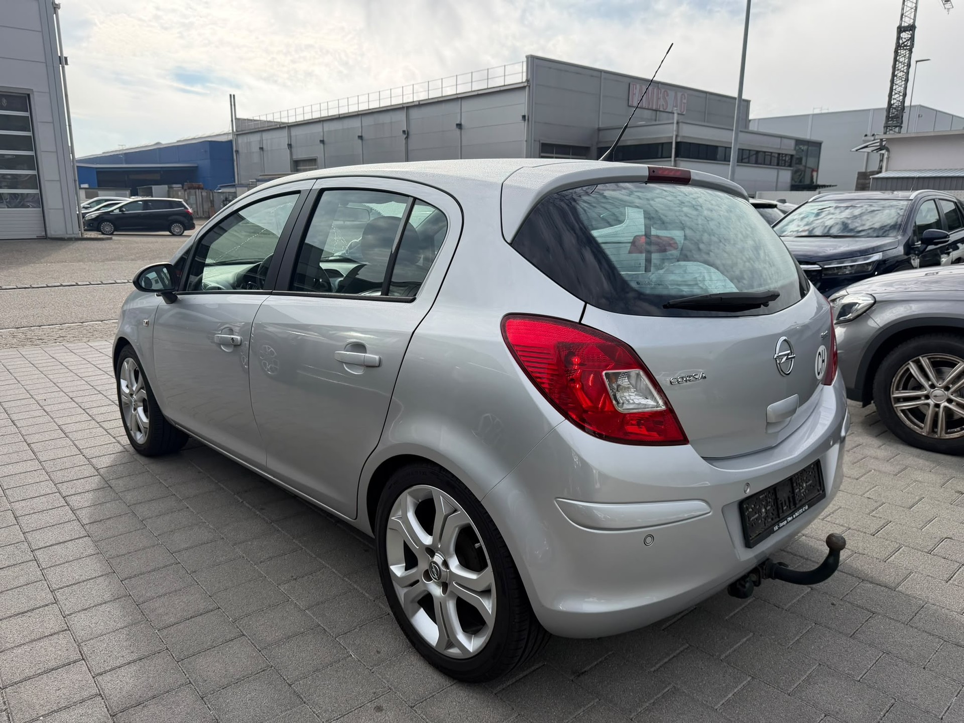 OPEL Corsa 1.4 TP Sport-image-8