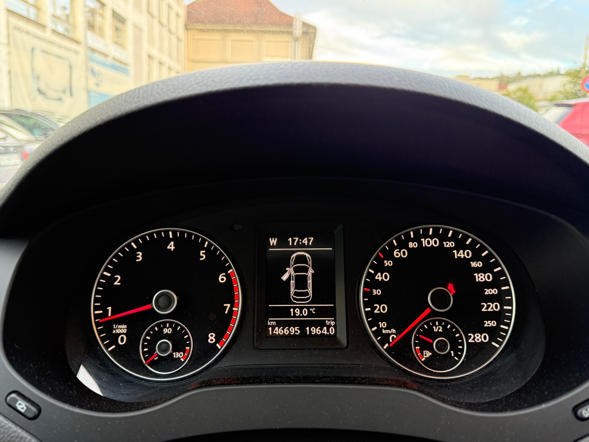 VW Jetta 2.0 TSI Highline-image-10