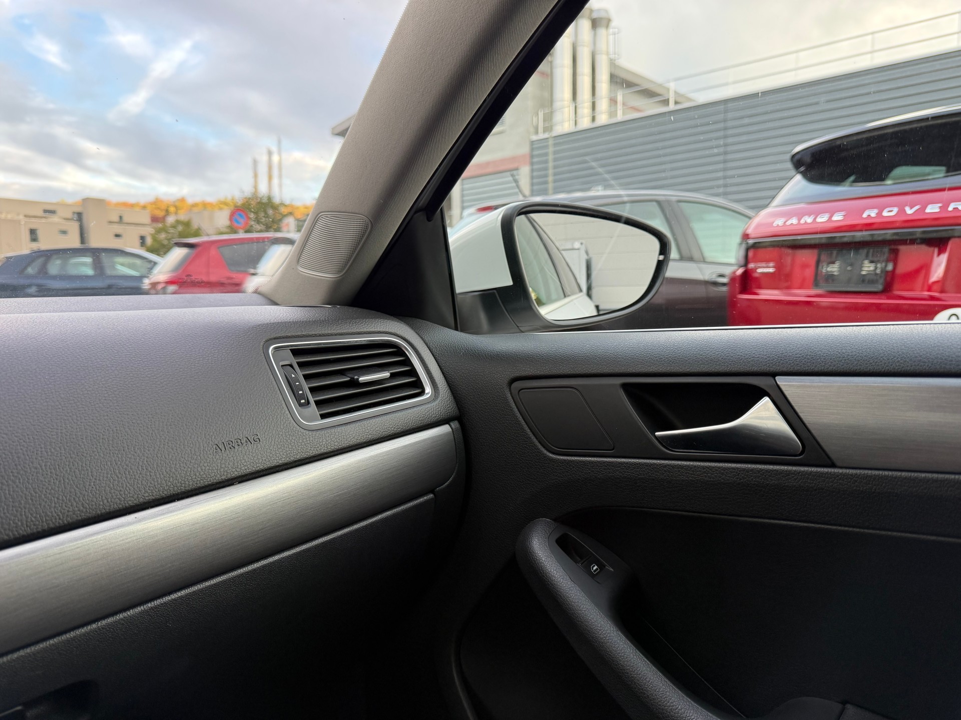 VW Jetta 2.0 TSI Highline-image-13