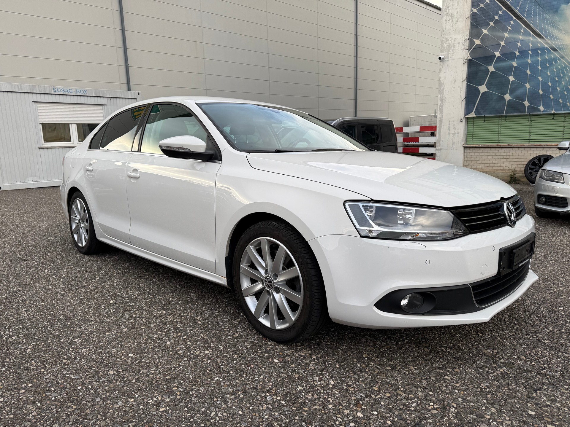 VW Jetta 2.0 TSI Highline-image-4
