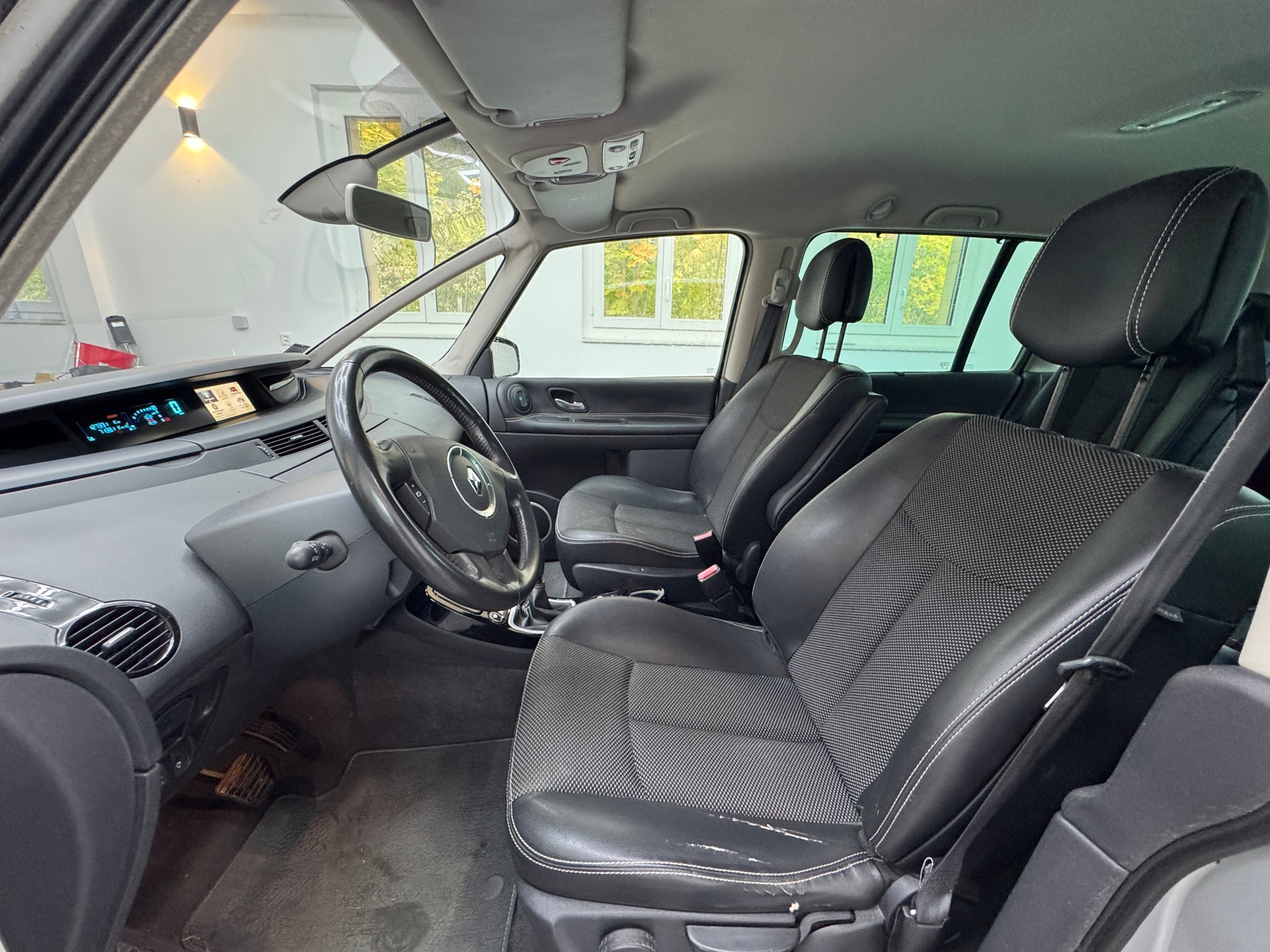 RENAULT Espace 2.0 dCi Swiss Edition Automatic-image-10