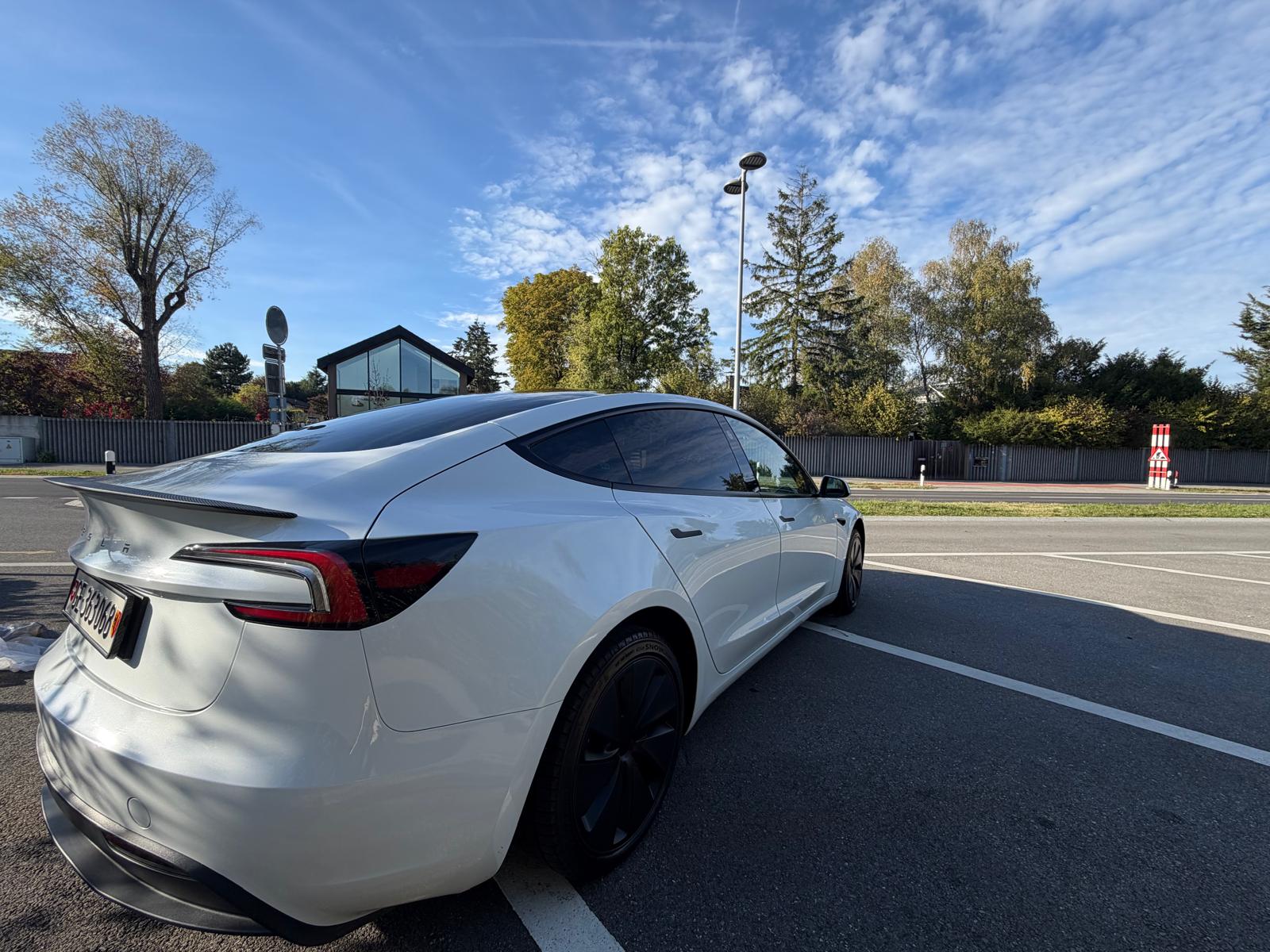 TESLA Model 3 RWD-image-1