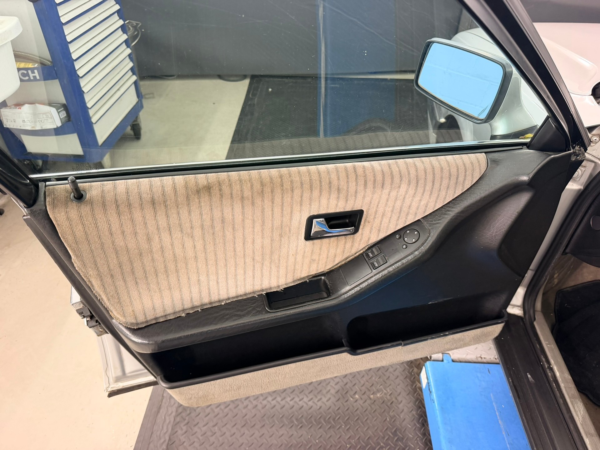 AUDI 90 2.3 E-image-12