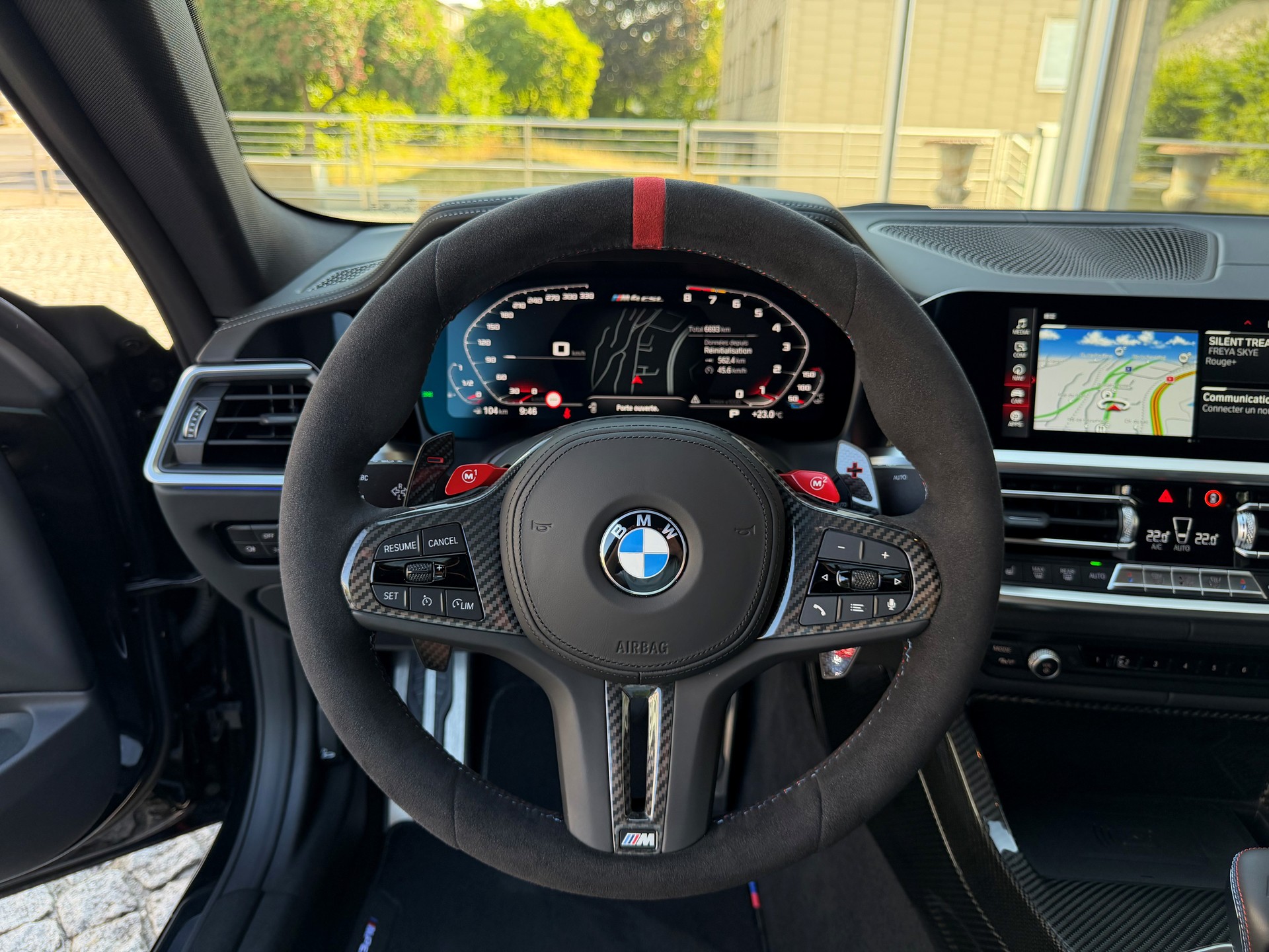 BMW M4 CSL Coupé-image-10