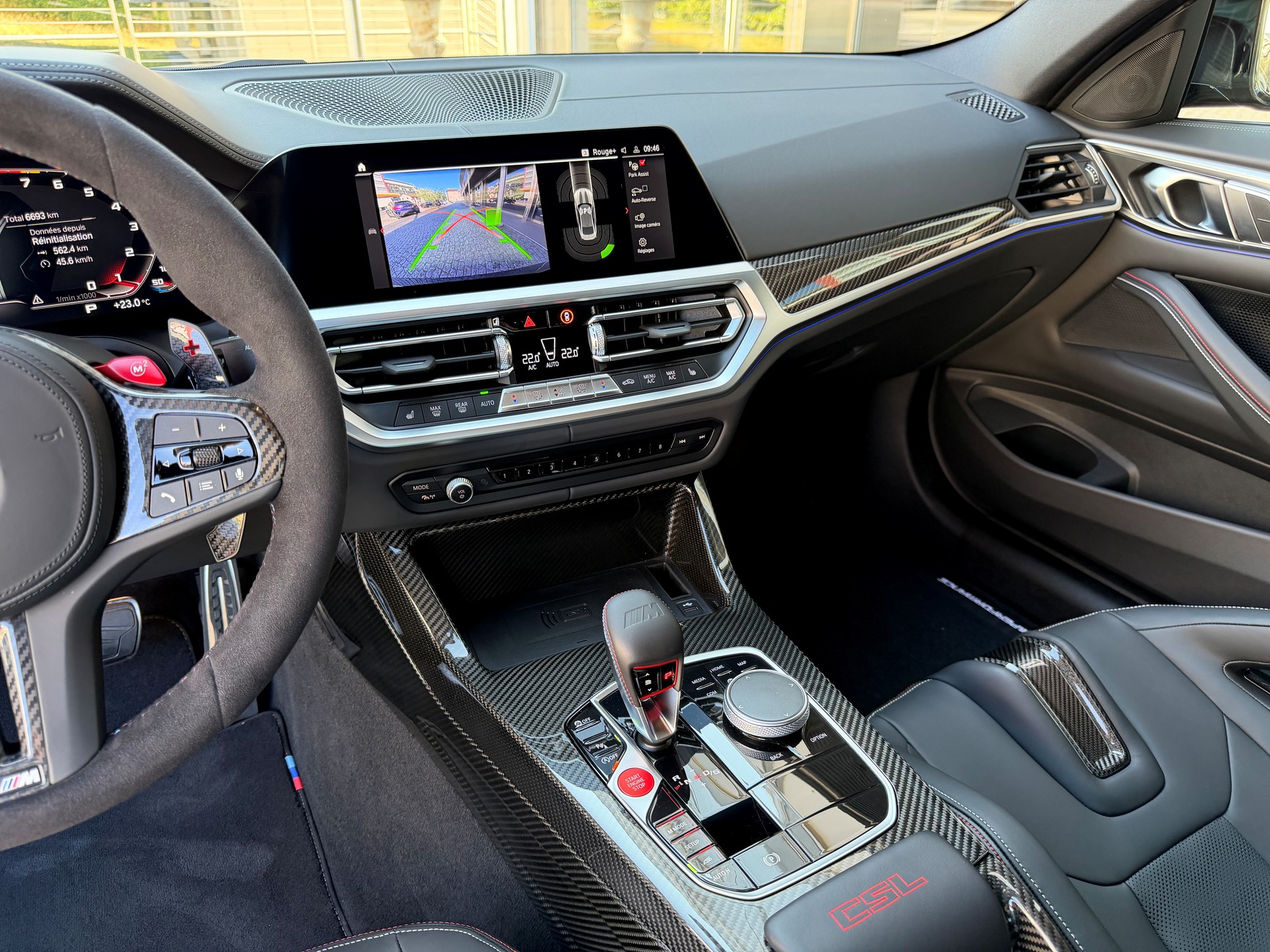BMW M4 CSL Coupé-image-13