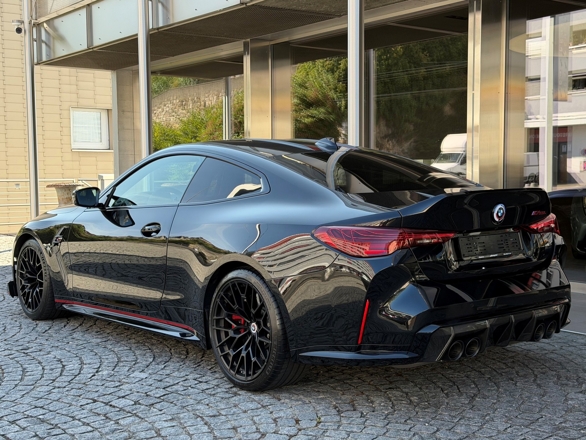 BMW M4 CSL Coupé-image-3