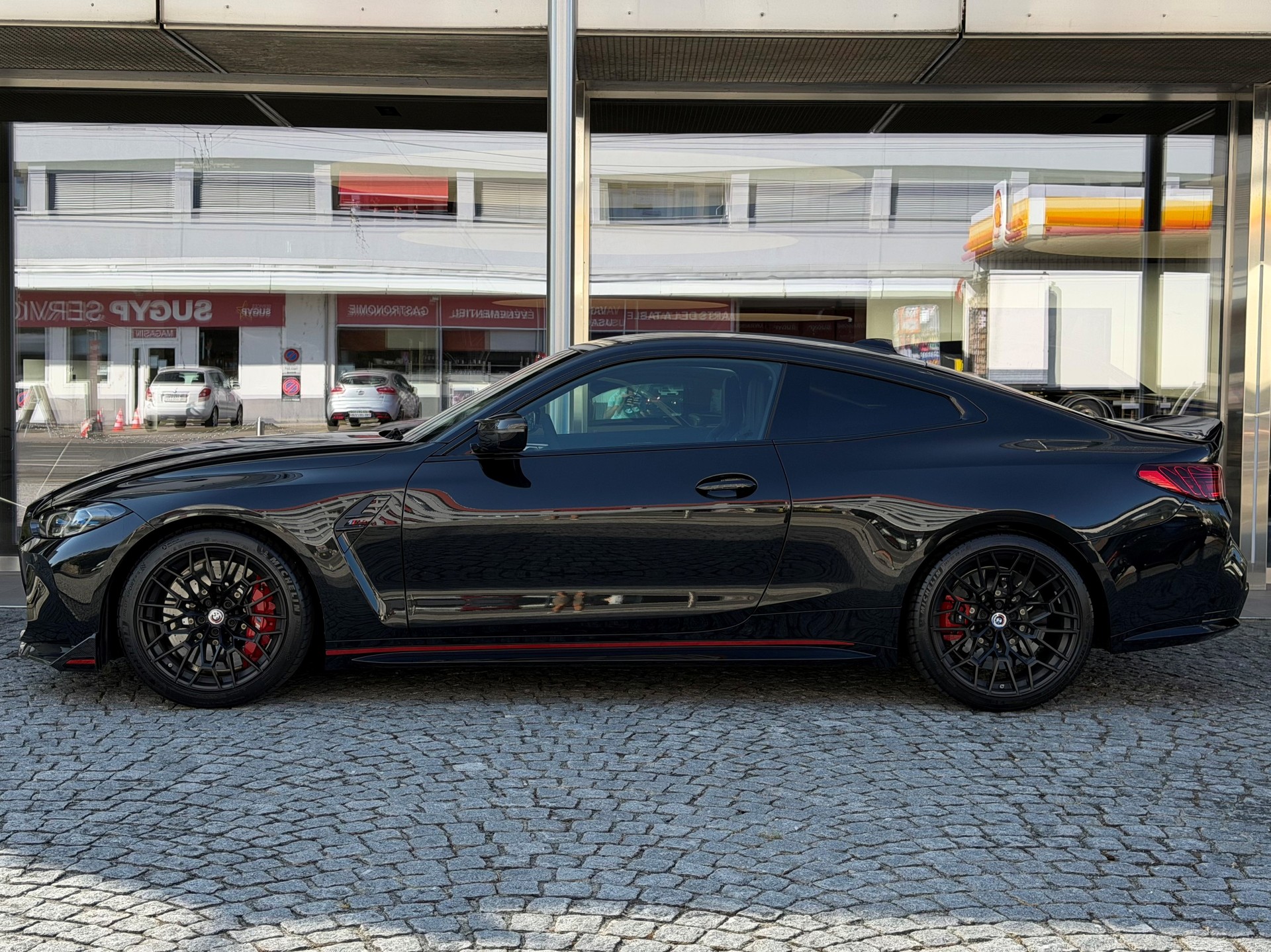 BMW M4 CSL Coupé-image-2