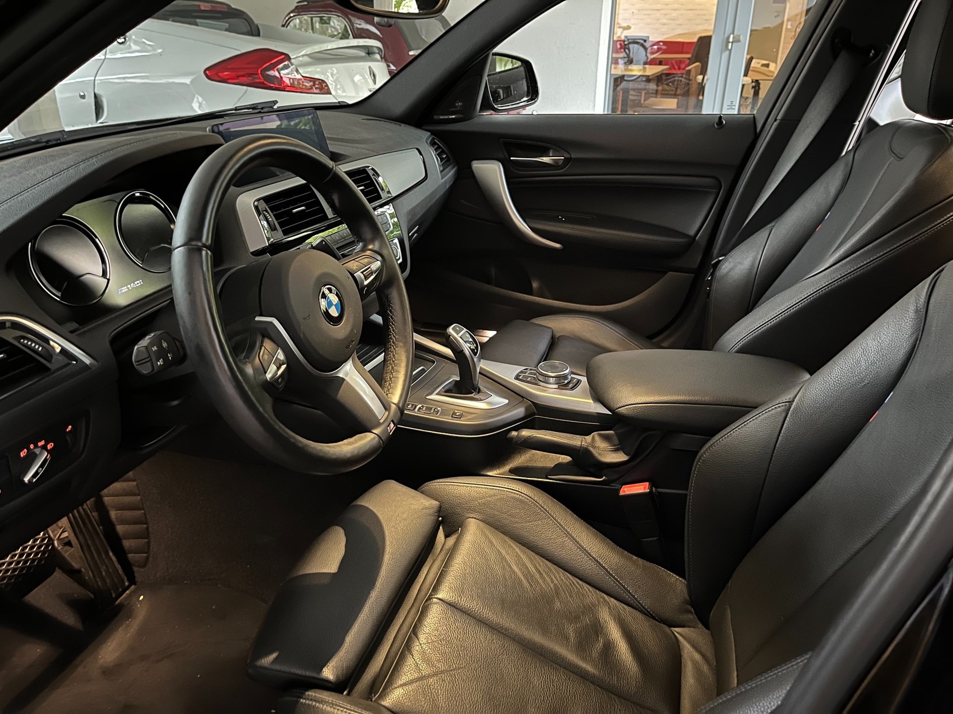 BMW M140i xdrive steptronic-image-8