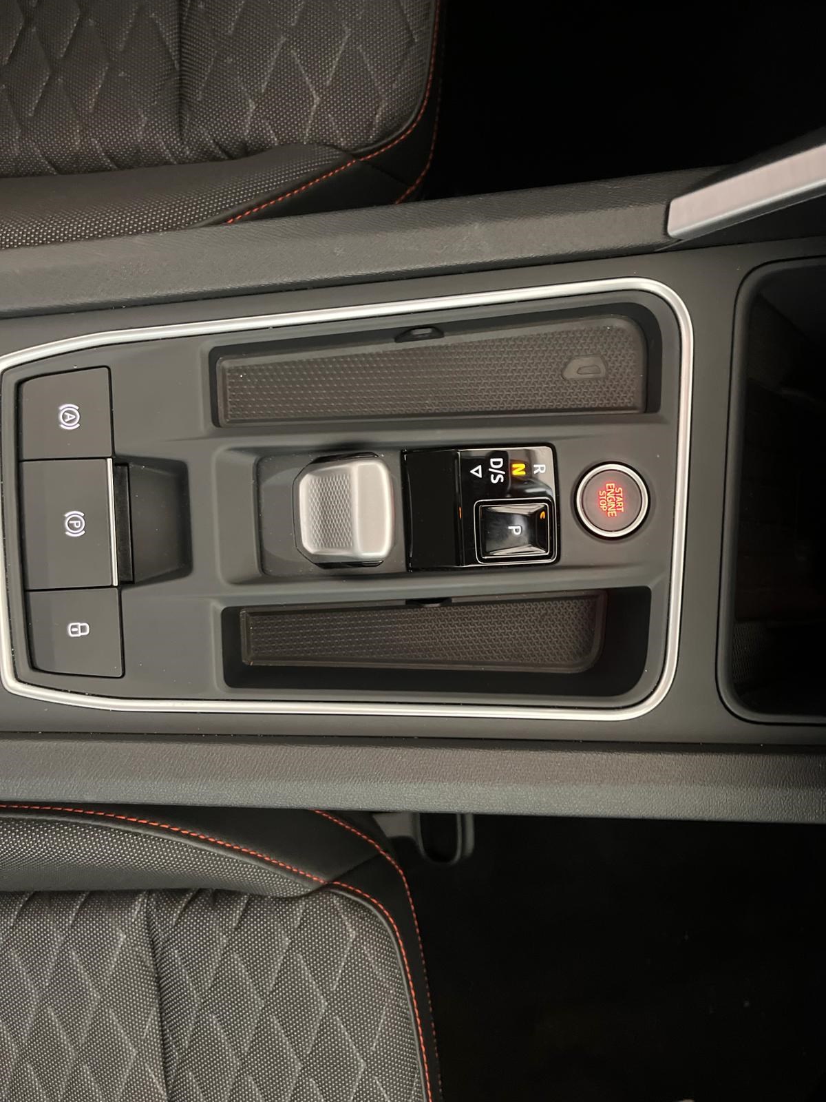 SEAT Leon 1.4 eHybrid pHEV DSG FR-image-10