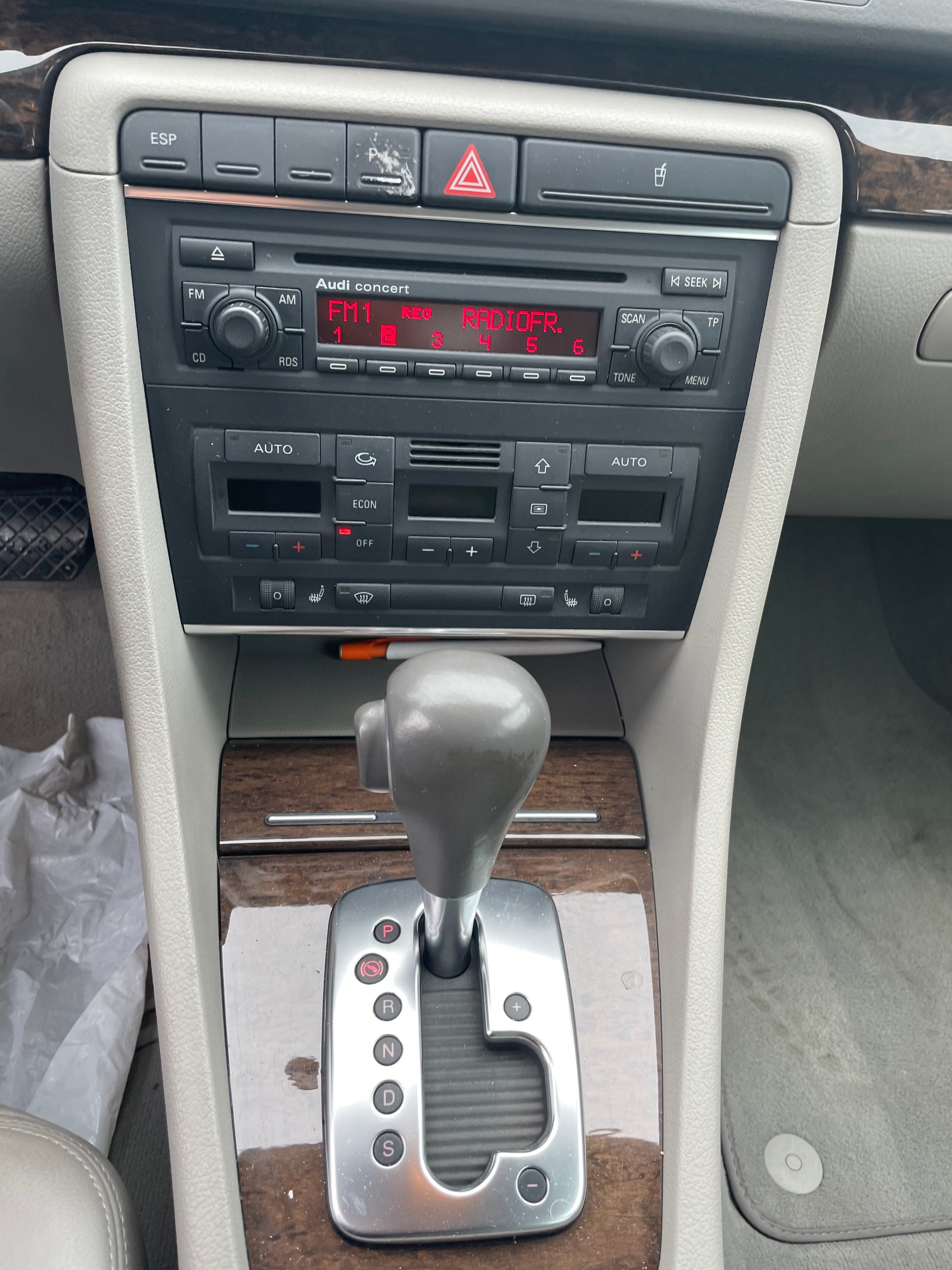 AUDI A4 Avant 3.0 V6 TDI quattro-image-7