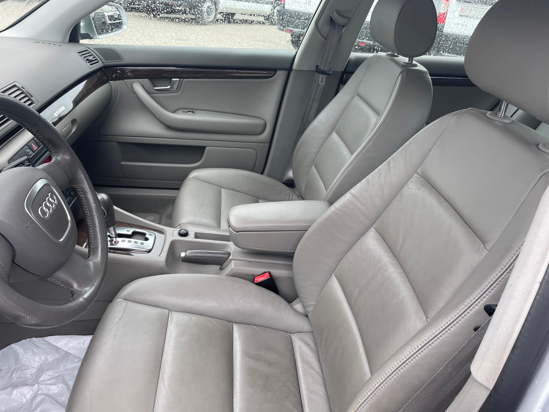 AUDI A4 Avant 3.0 V6 TDI quattro-image-4