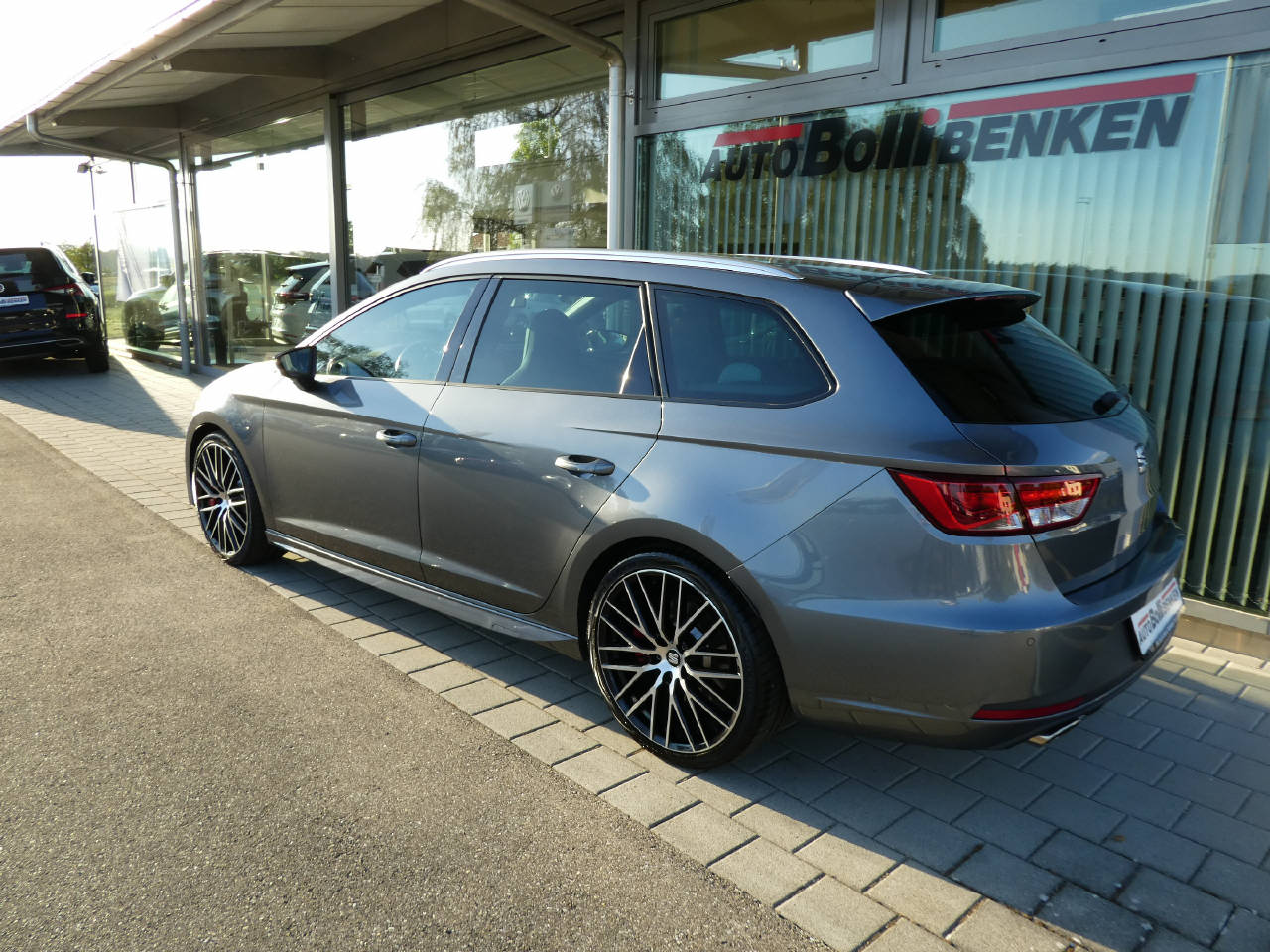 SEAT Leon ST 2.0 TSI 280 Cupra-image-4