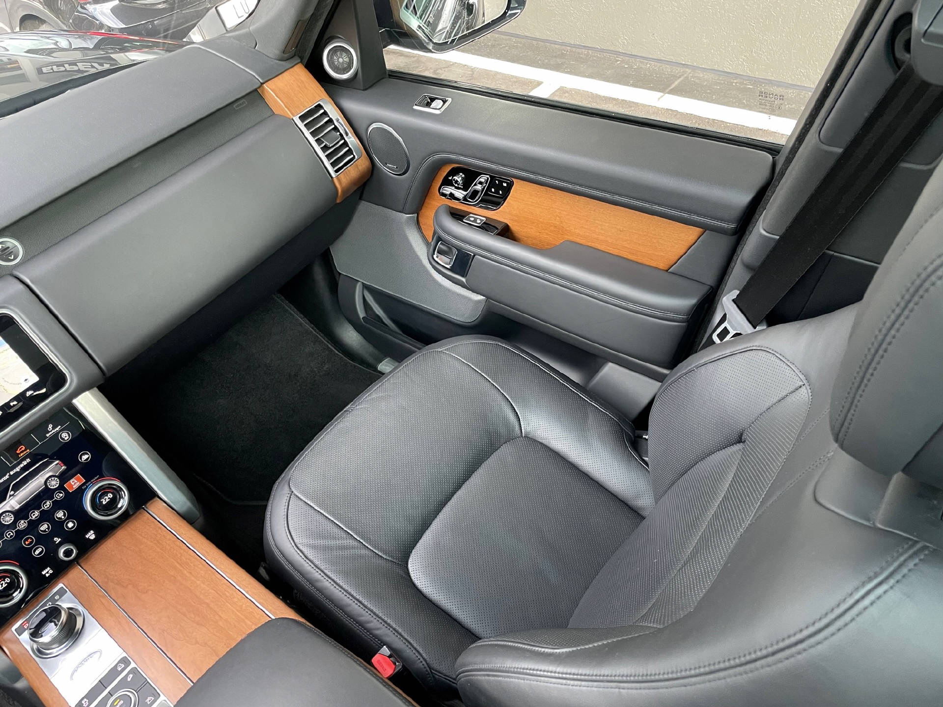 LAND ROVER Range Rover 4.4 SDV8 Vogue-image-10