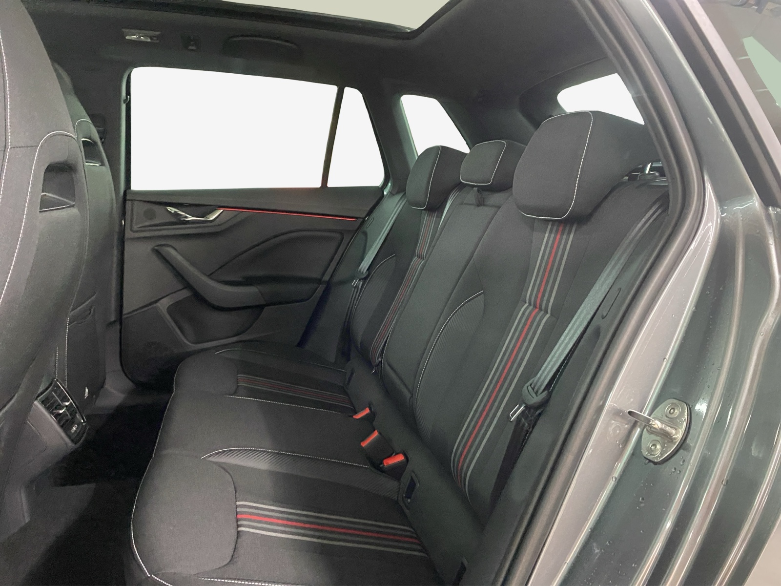 SKODA Kamiq 1.0 TSI Monte Carlo DSG-image-11