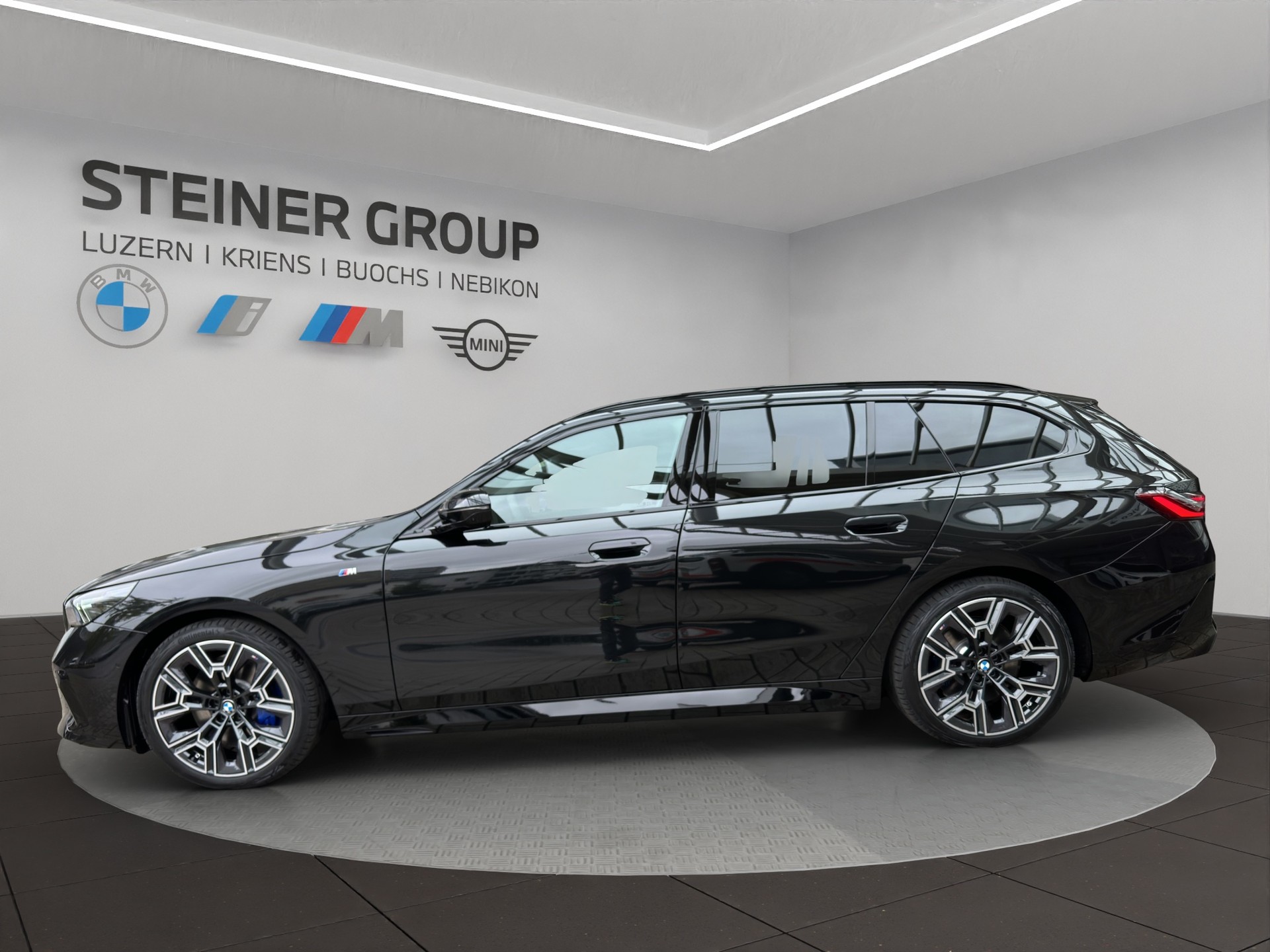 BMW 540d xDrive 48V Touring M Sport Pro Steptronic-showroom-element-3