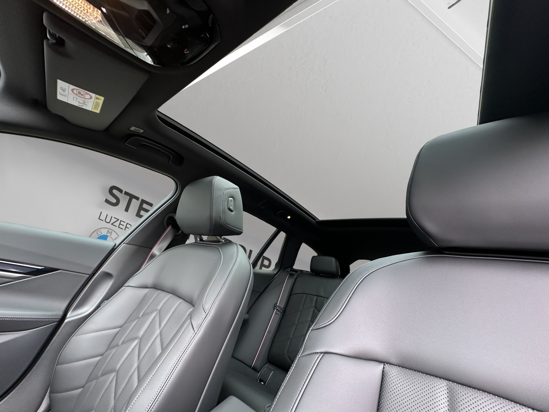 BMW 540d xDrive 48V Touring M Sport Pro Steptronic-image-18