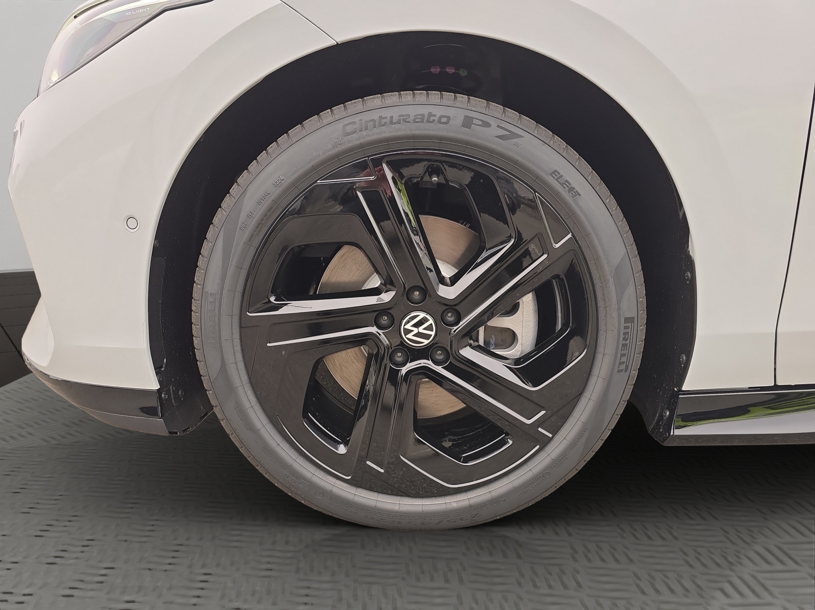 VW ID.7 Tourer GTX 86 kWh GTX United 4 Motion-image-5