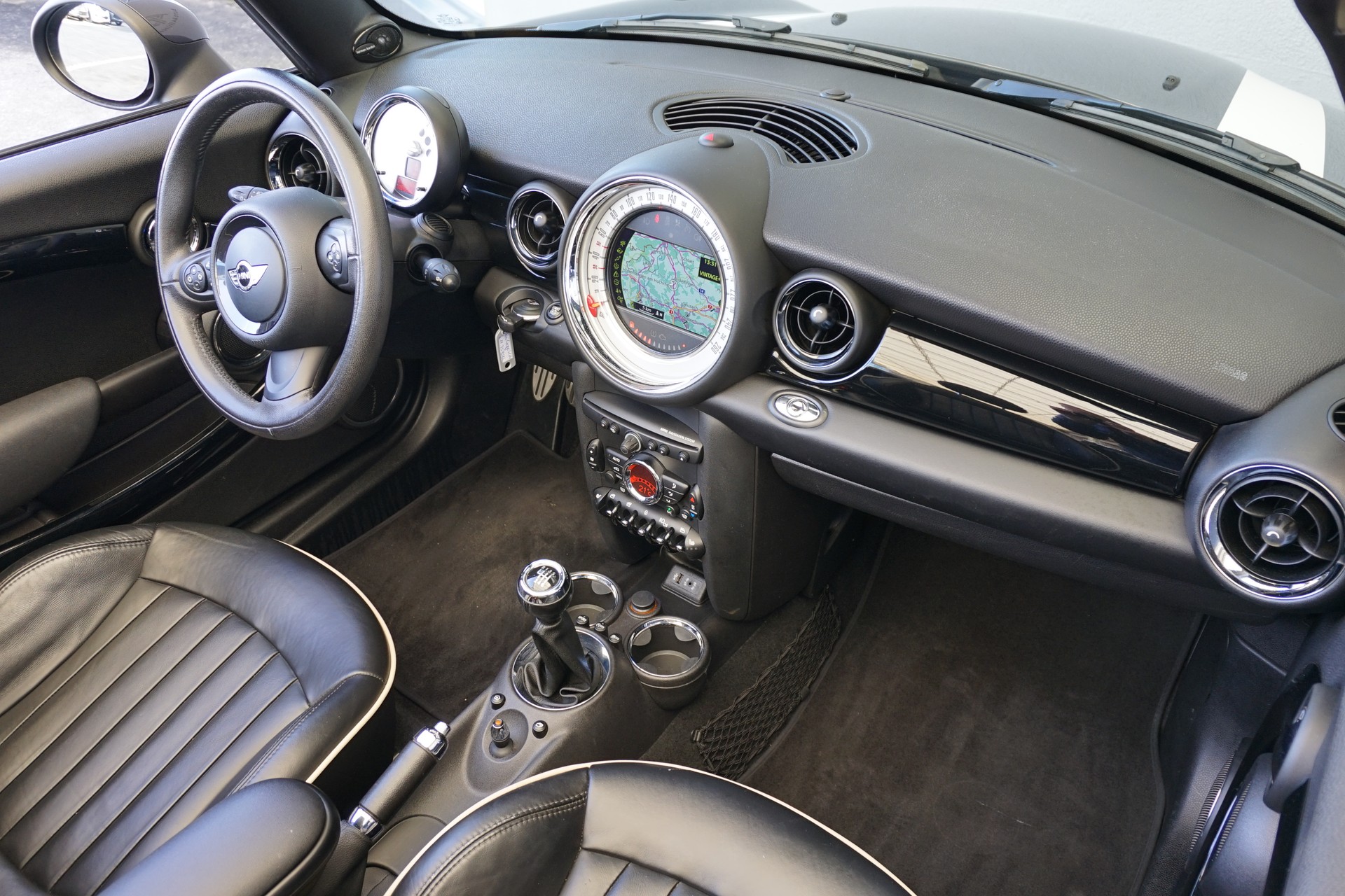 MINI Cooper S 1,6 i Turbo Cabriolet 184PS-image-21