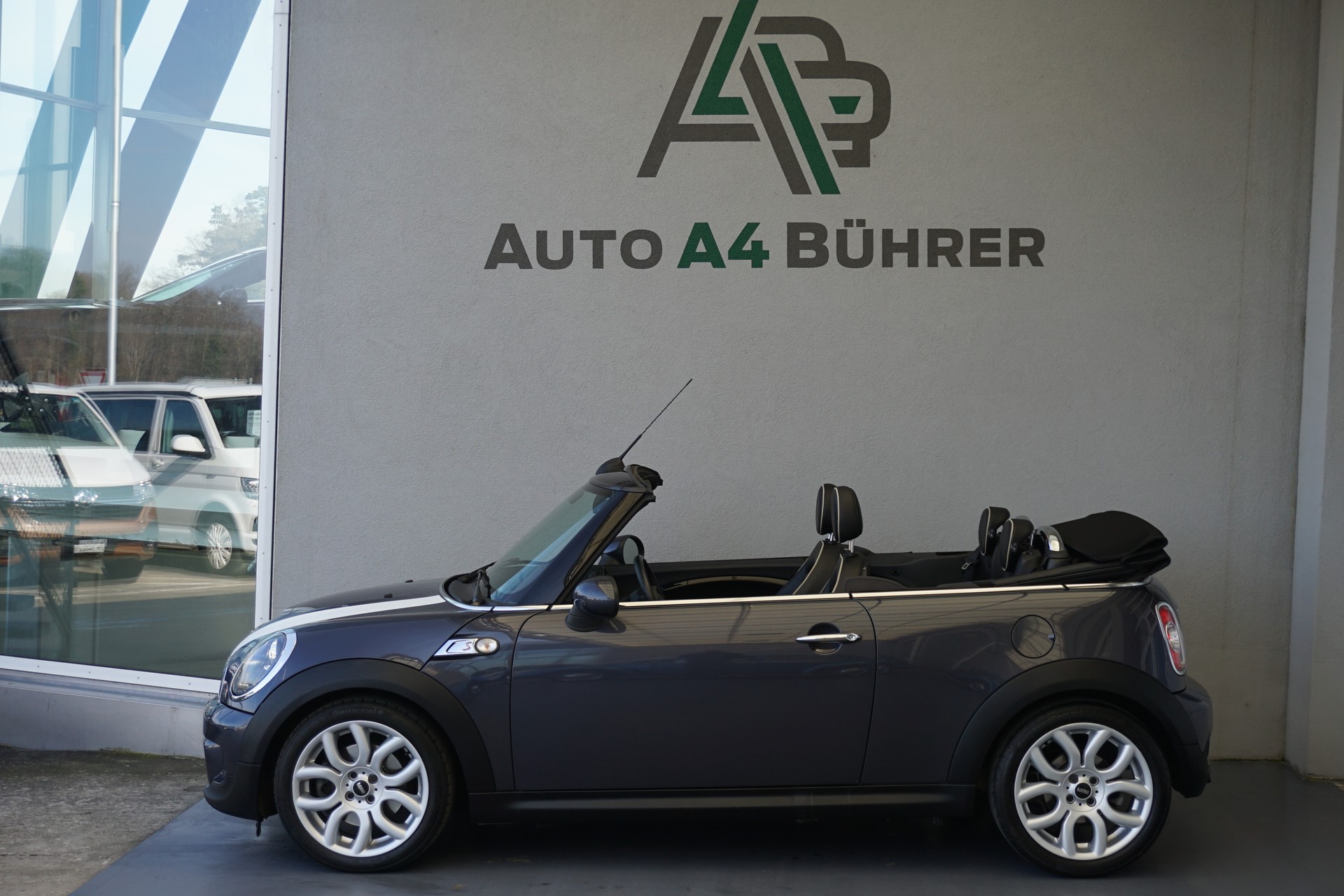 MINI Cooper S 1,6 i Turbo Cabriolet 184PS-image-1