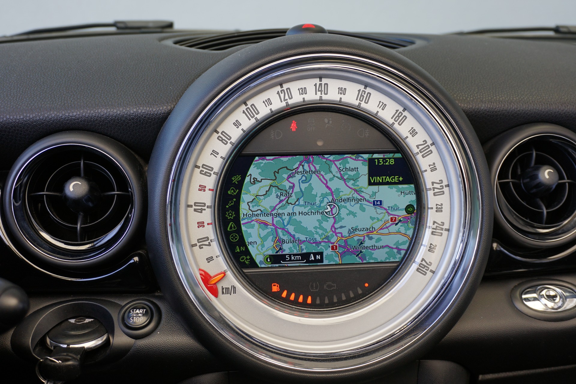MINI Cooper S 1,6 i Turbo Cabriolet 184PS-image-23
