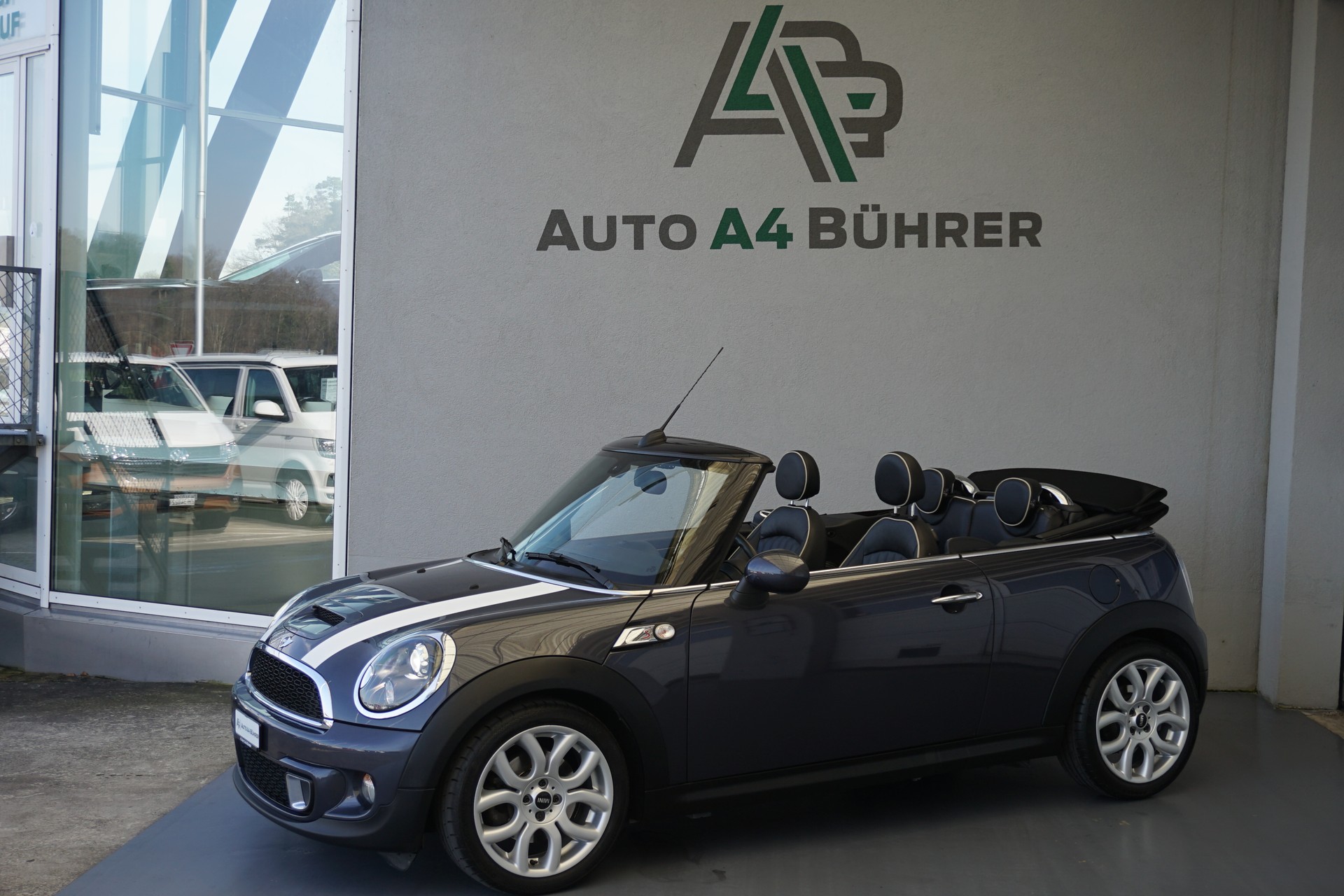 MINI Cooper S 1,6 i Turbo Cabriolet 184PS-image-2