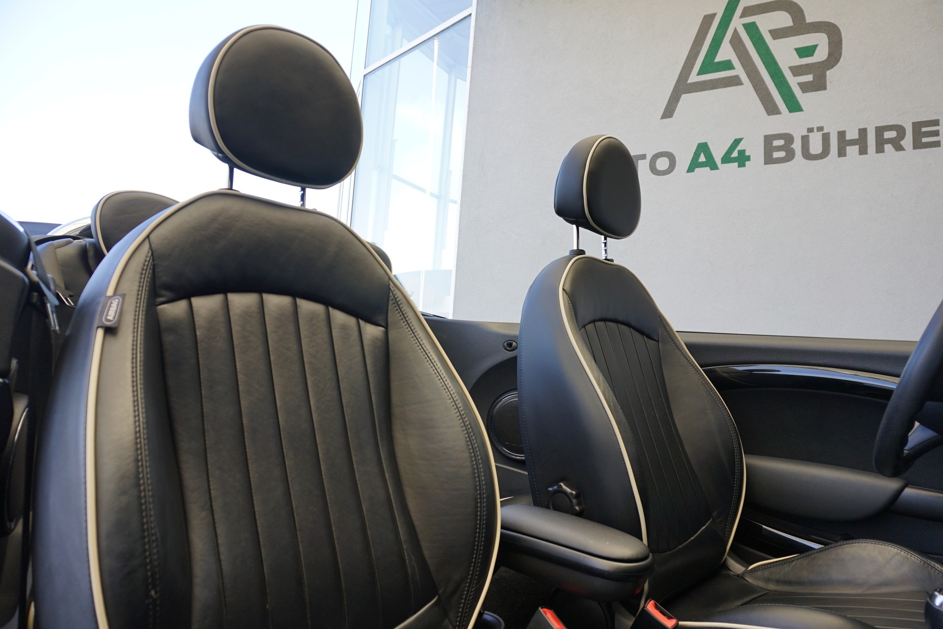 MINI Cooper S 1,6 i Turbo Cabriolet 184PS-image-24