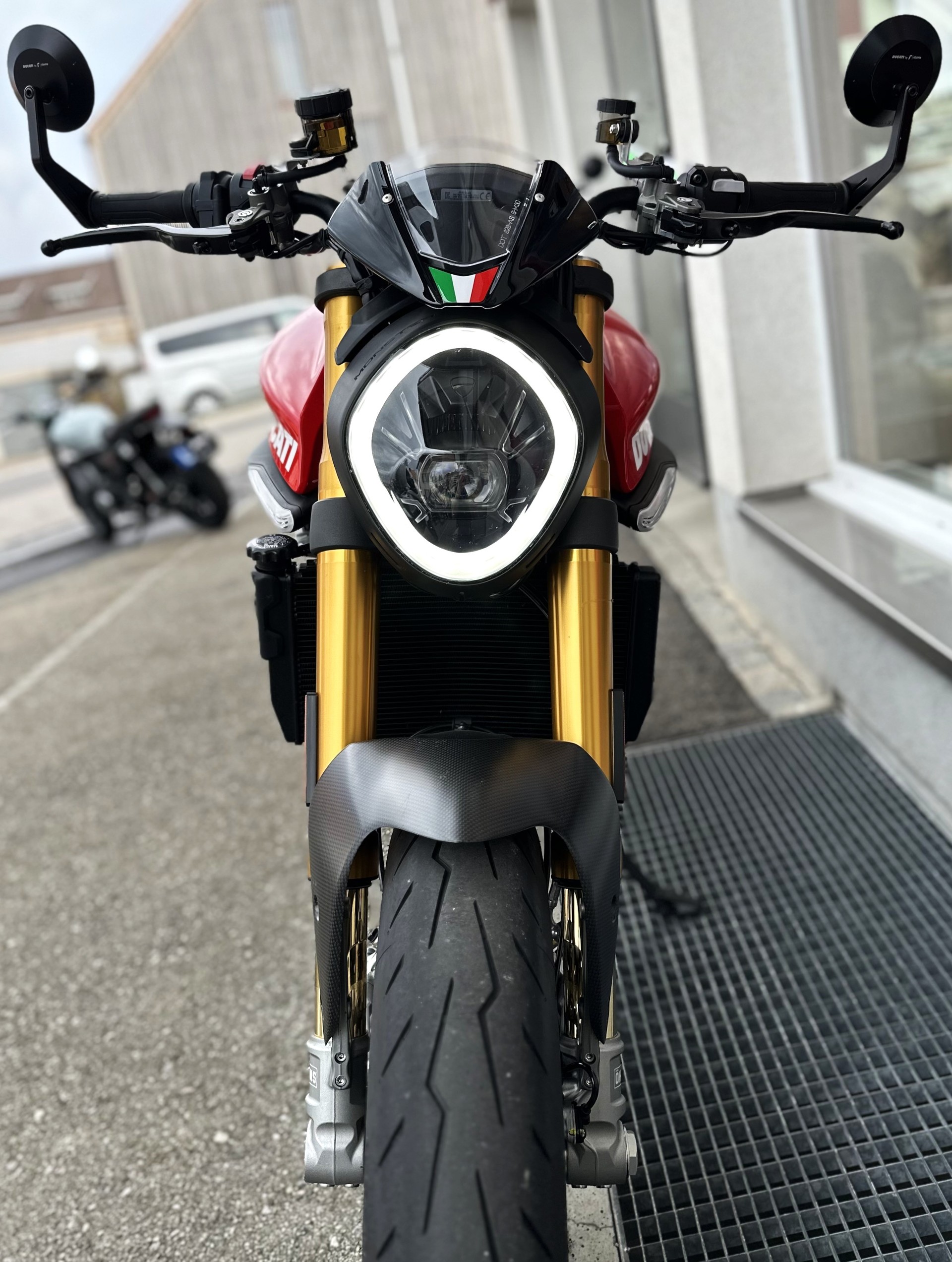 DUCATI Monster *LIMITED 30 Anniversario*-showroom-element-1