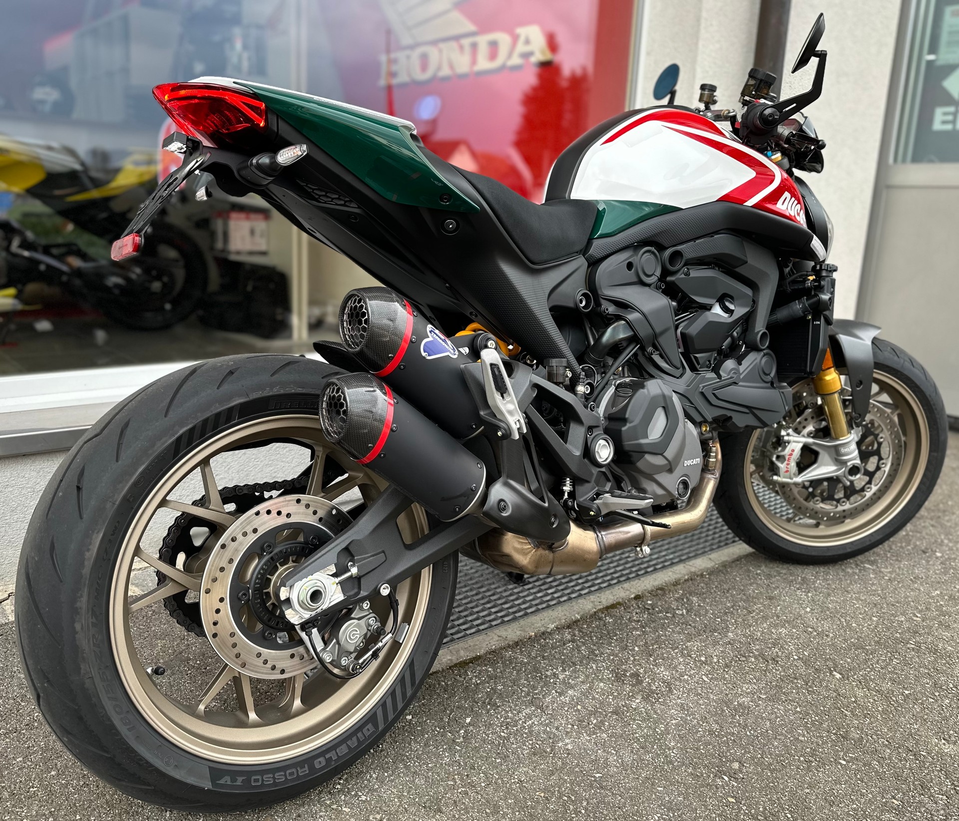 DUCATI Monster *LIMITED 30 Anniversario*-showroom-element-3