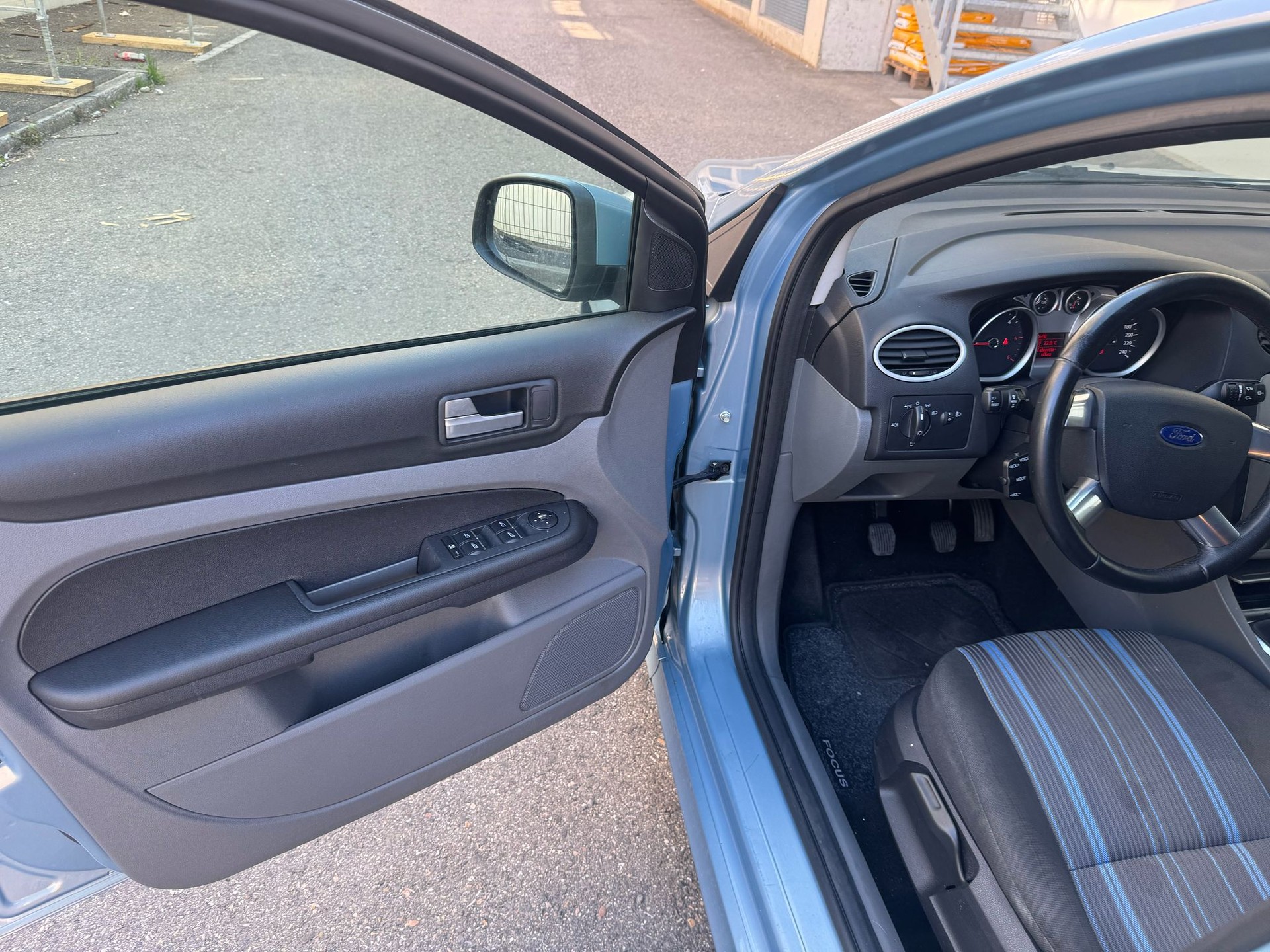 FORD Focus 1.6 TDCi ECOnetic Carving-image-5