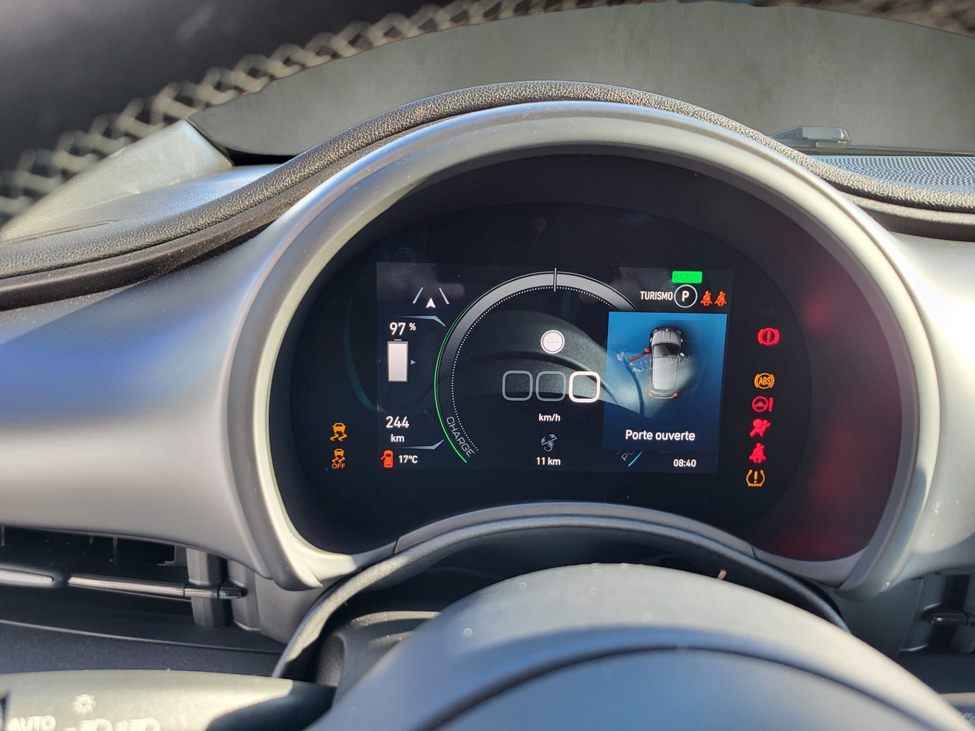 FIAT Abarth 500e-image-9