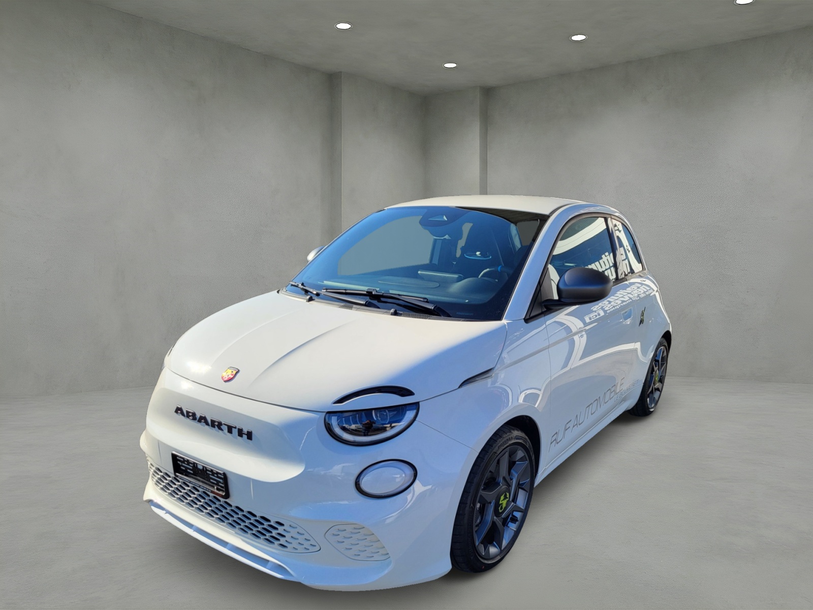 FIAT Abarth 500e-showroom-element-2