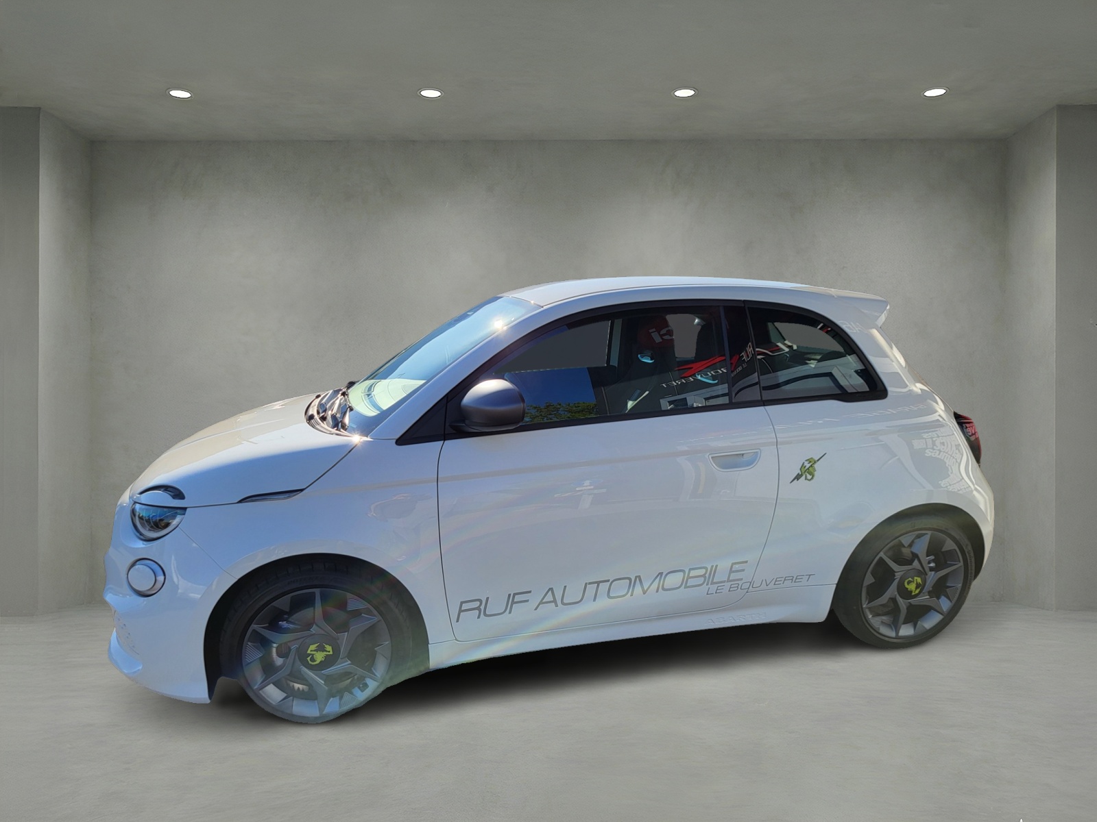 FIAT Abarth 500e-showroom-element-3
