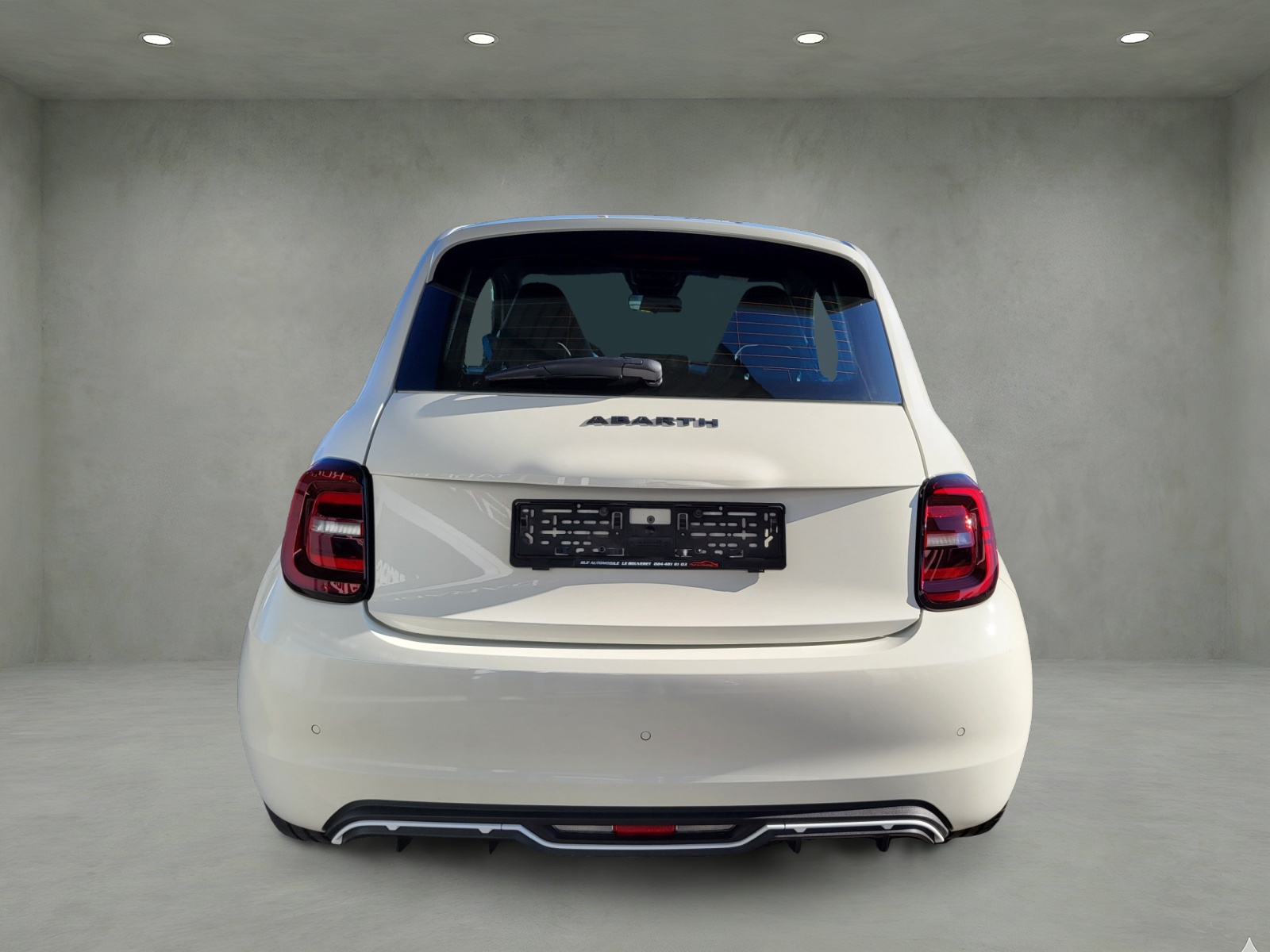 FIAT Abarth 500e-image-5