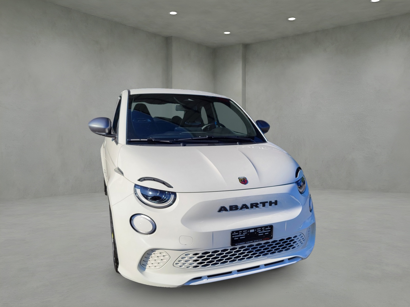 FIAT Abarth 500e-showroom-element-1