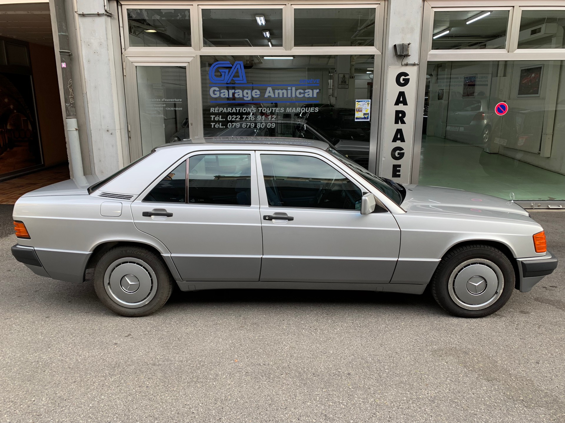 MERCEDES-BENZ 190 E 2.6-image-8