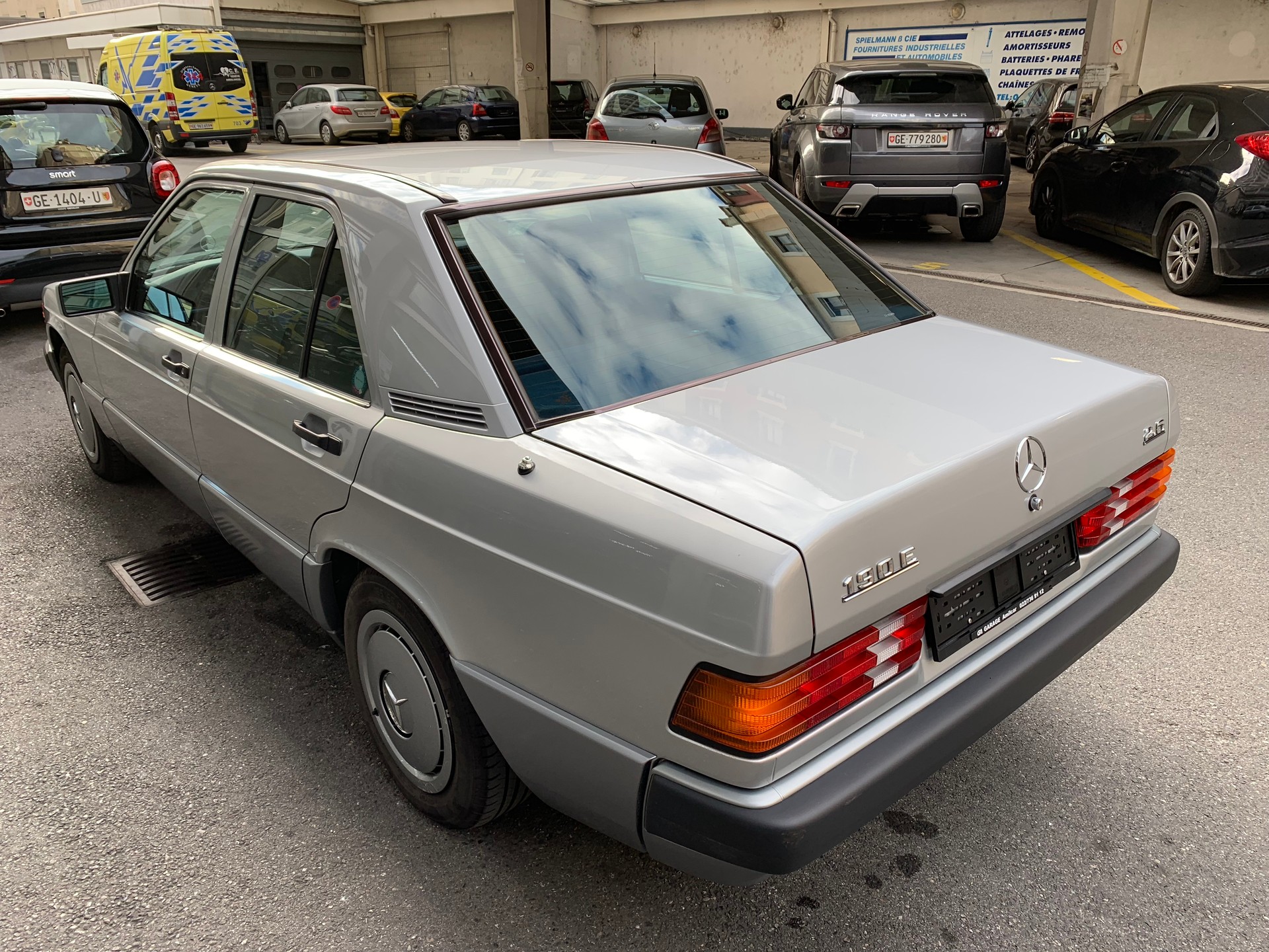 MERCEDES-BENZ 190 E 2.6-image-3
