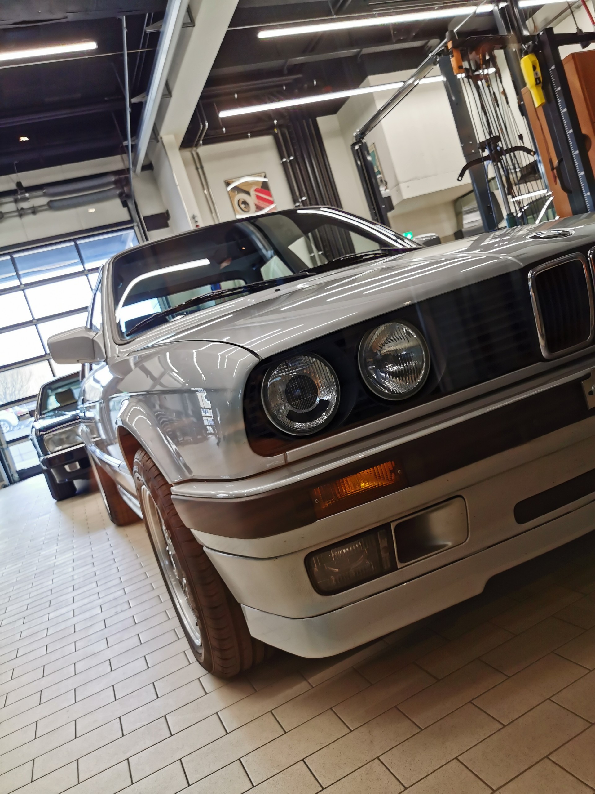 BMW 320i Edition Executive, Sportsitze, Zustand einmalig, ab MFK Veteran und Service mit Zahnriemen-image-18