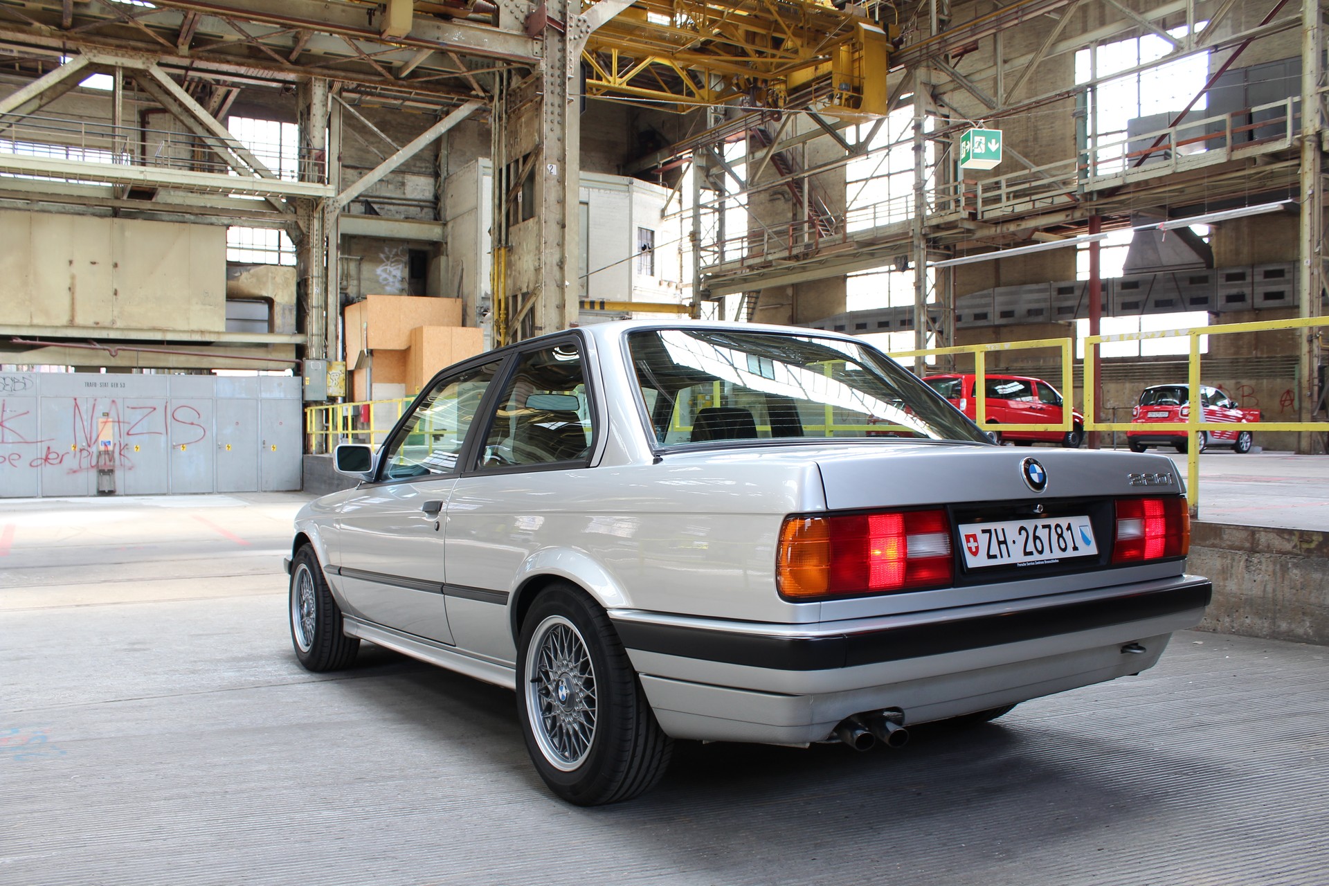 BMW 320i Edition Executive, Sportsitze, Zustand einmalig, ab MFK Veteran und Service mit Zahnriemen-image-19