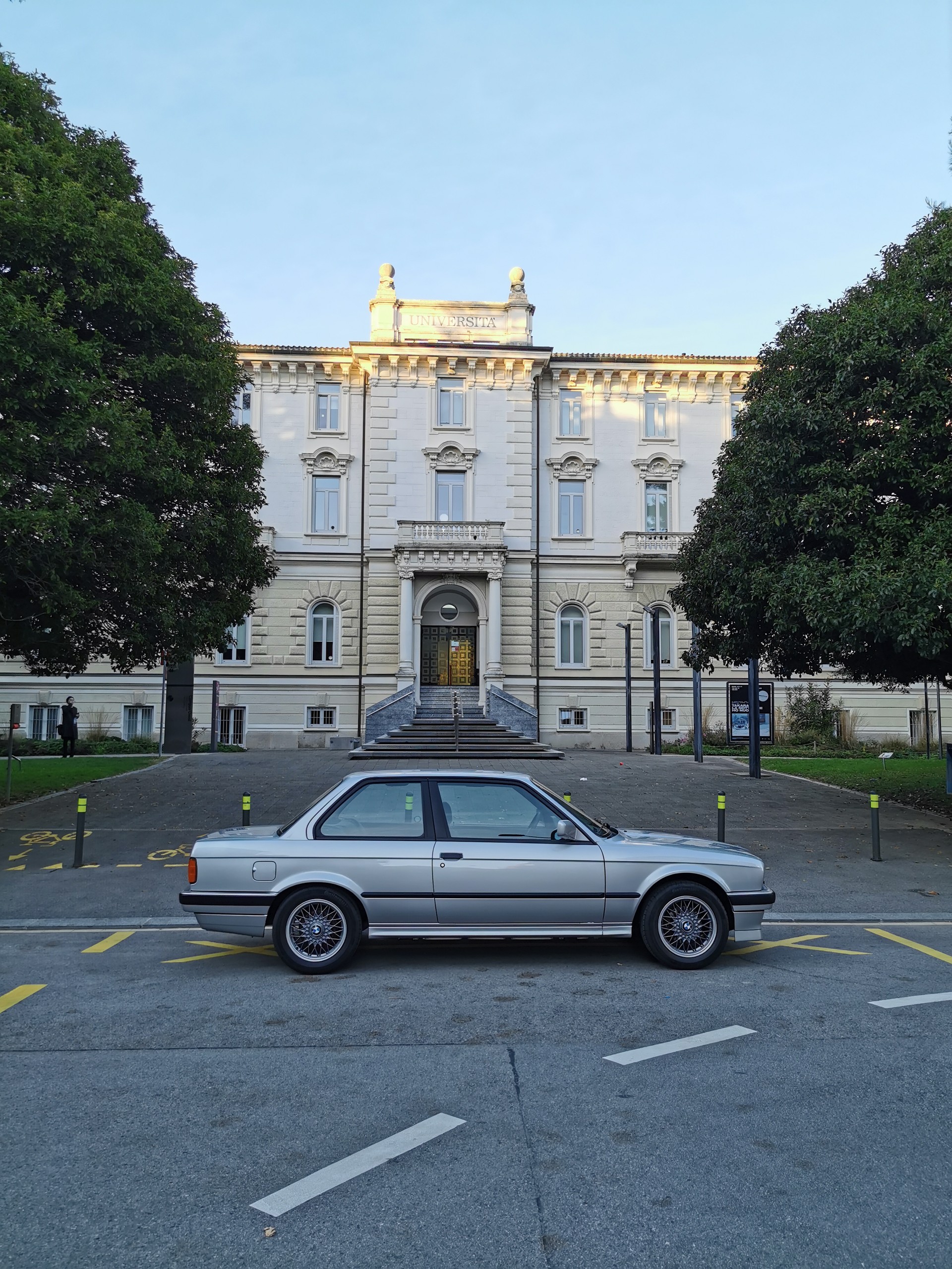 BMW 320i Edition Executive, Sportsitze, Zustand einmalig, ab MFK Veteran und Service mit Zahnriemen-image-22