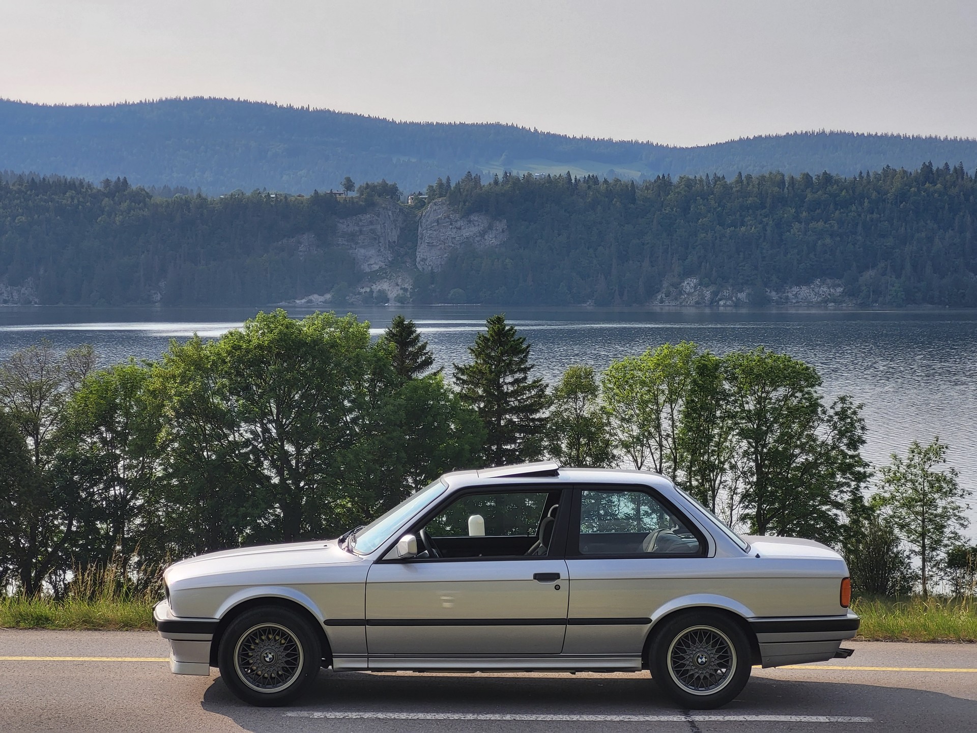 BMW 320i Edition Executive, Sportsitze, Zustand einmalig, ab MFK Veteran und Service mit Zahnriemen-image-5