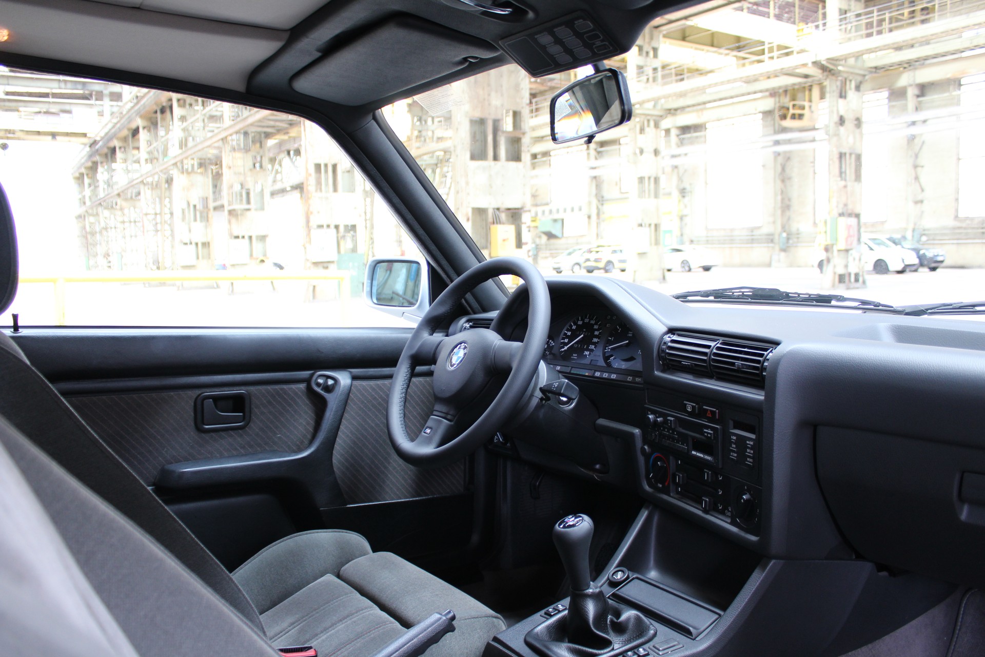 BMW 320i Edition Executive, Sportsitze, Zustand einmalig, ab MFK Veteran und Service mit Zahnriemen-image-11