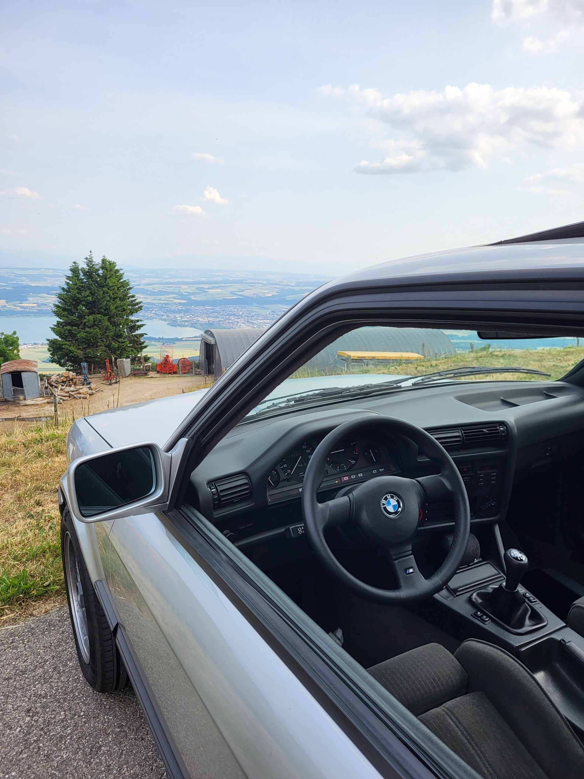 BMW 320i Edition Executive, Sportsitze, Zustand einmalig, ab MFK Veteran und Service mit Zahnriemen-image-12