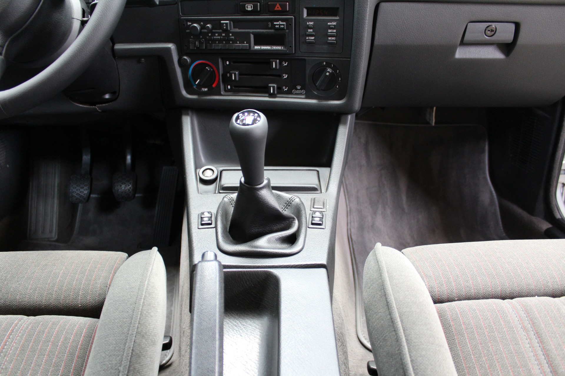 BMW 320i Edition Executive, Sportsitze, Zustand einmalig, ab MFK Veteran und Service mit Zahnriemen-image-15