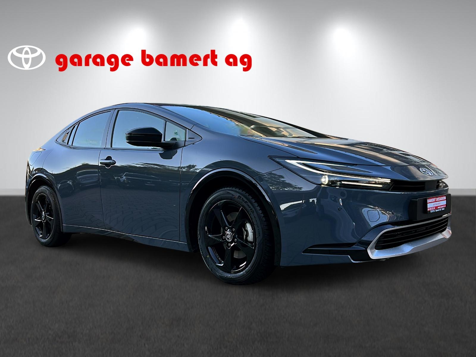 TOYOTA Prius 2.0 Plug-In-Hybrid Style-image-2