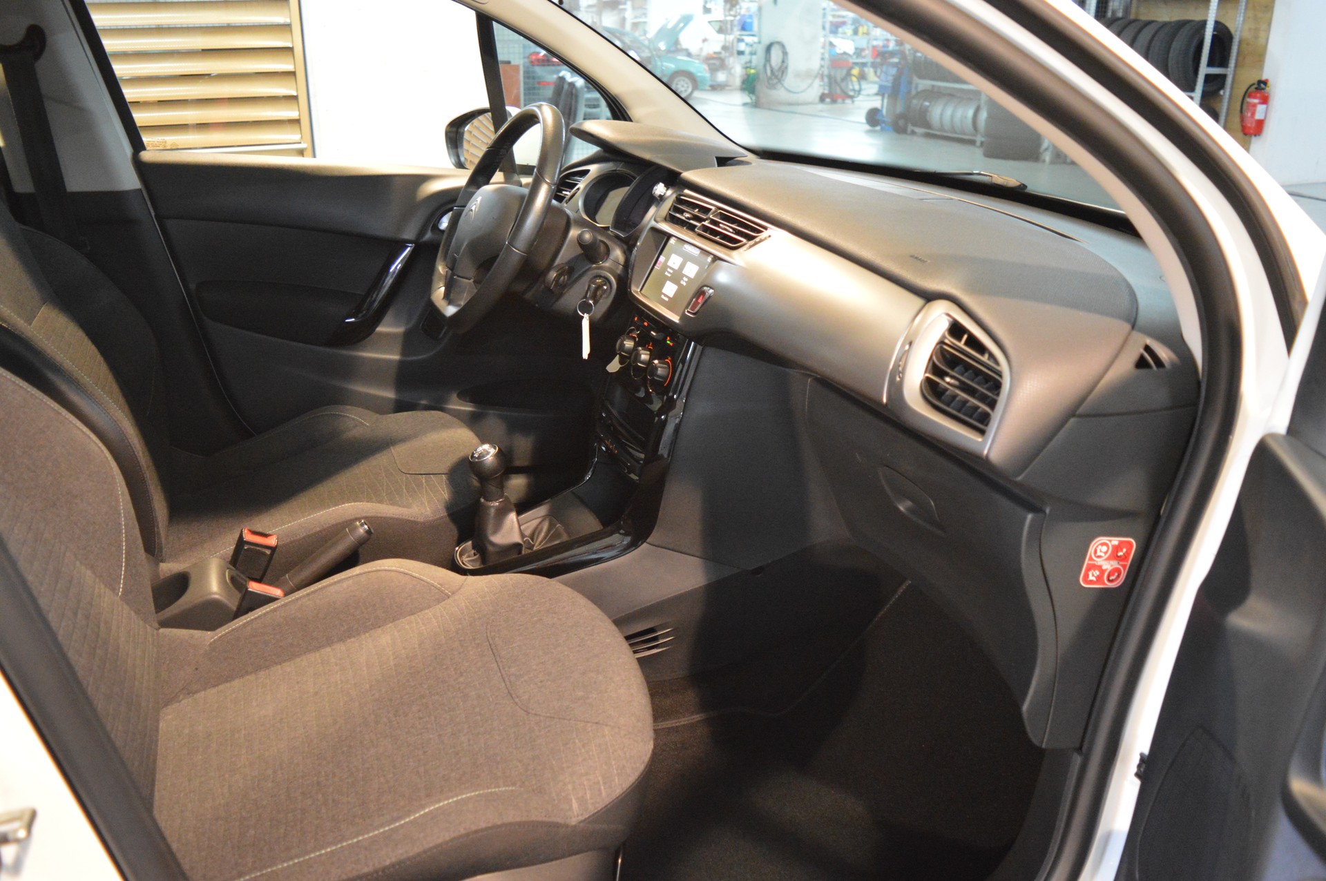 CITROEN C3 1.2i Séduction-image-13