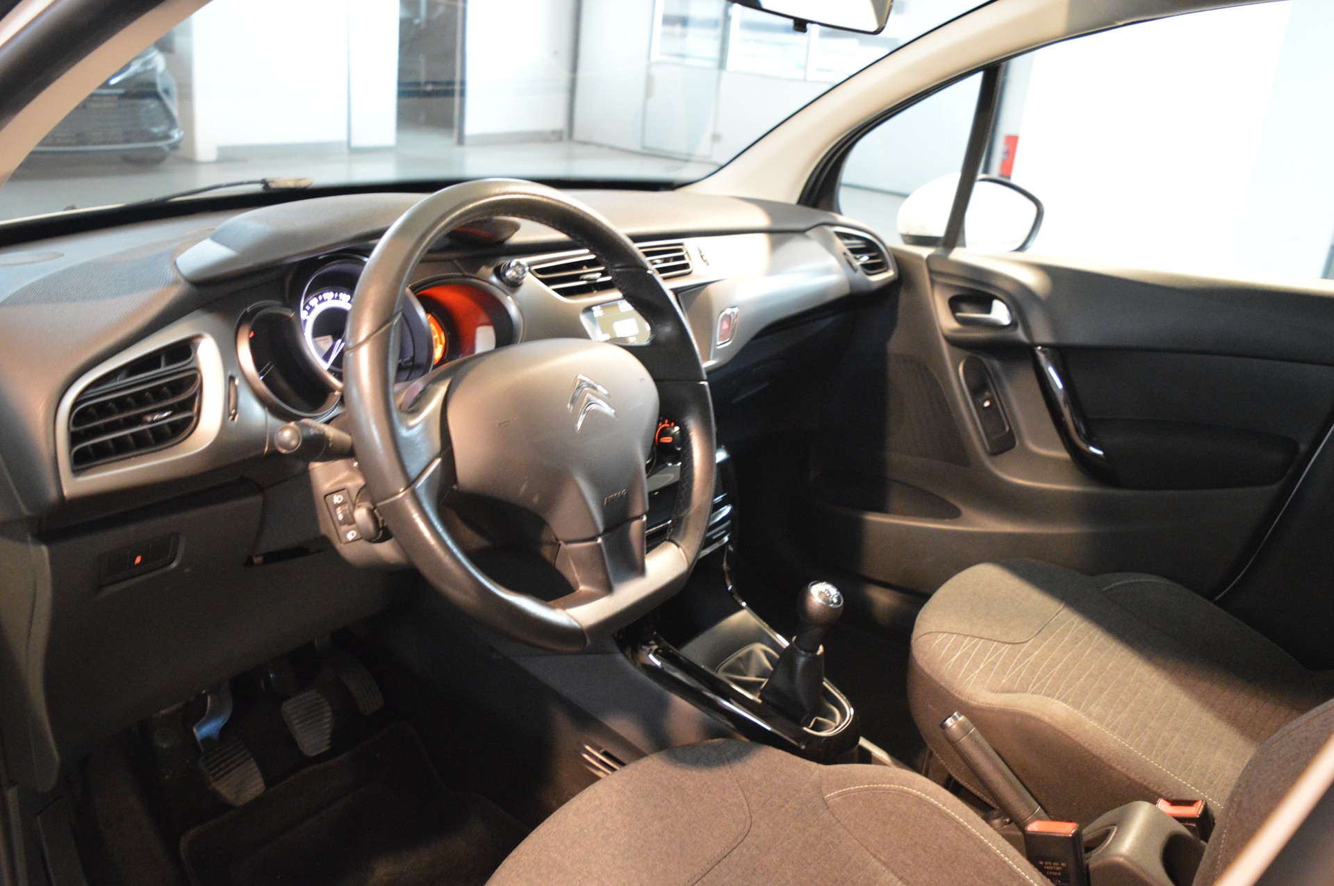 CITROEN C3 1.2i Séduction-image-11